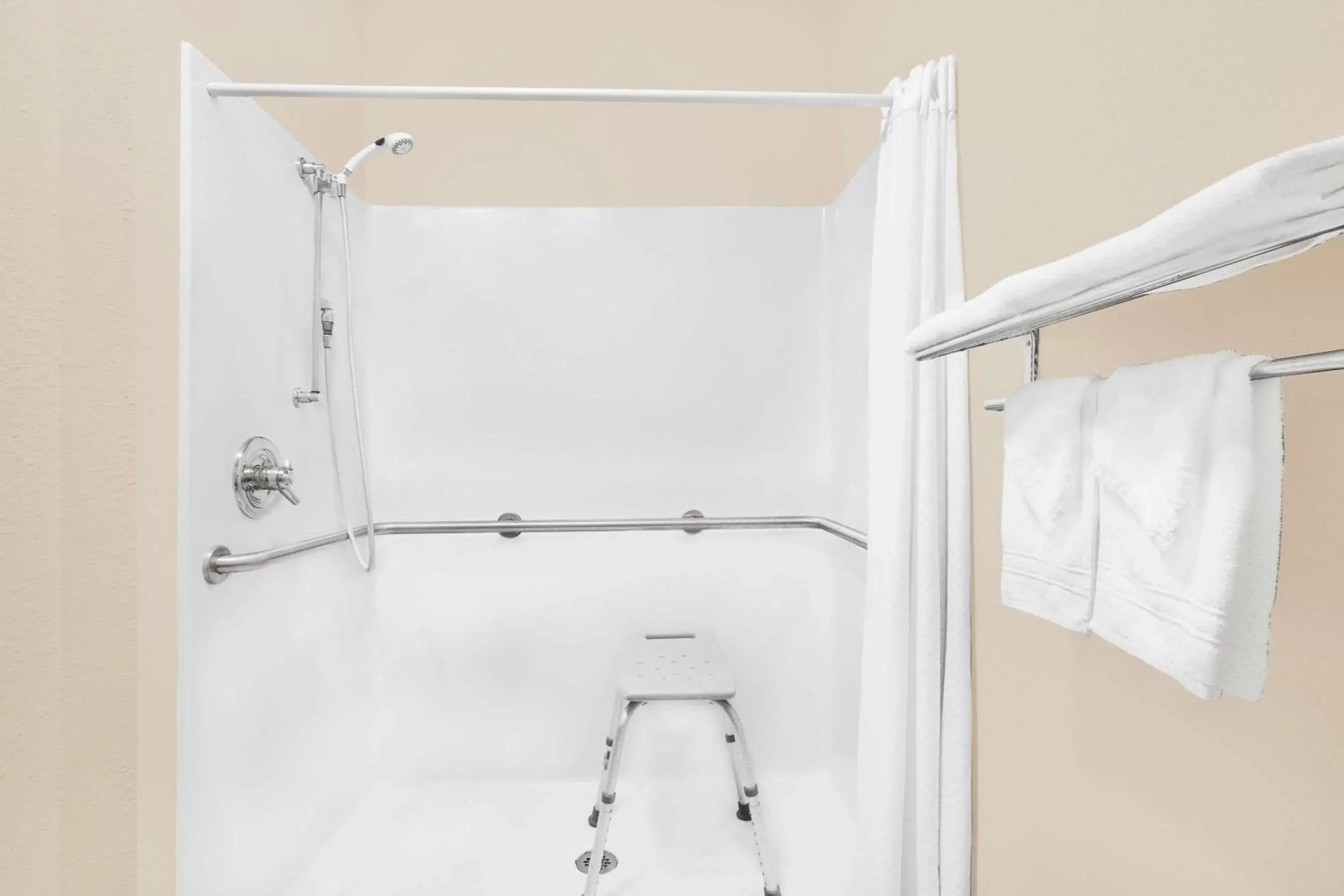 Shower, Bathroom in Super 8 by Wyndham Central City