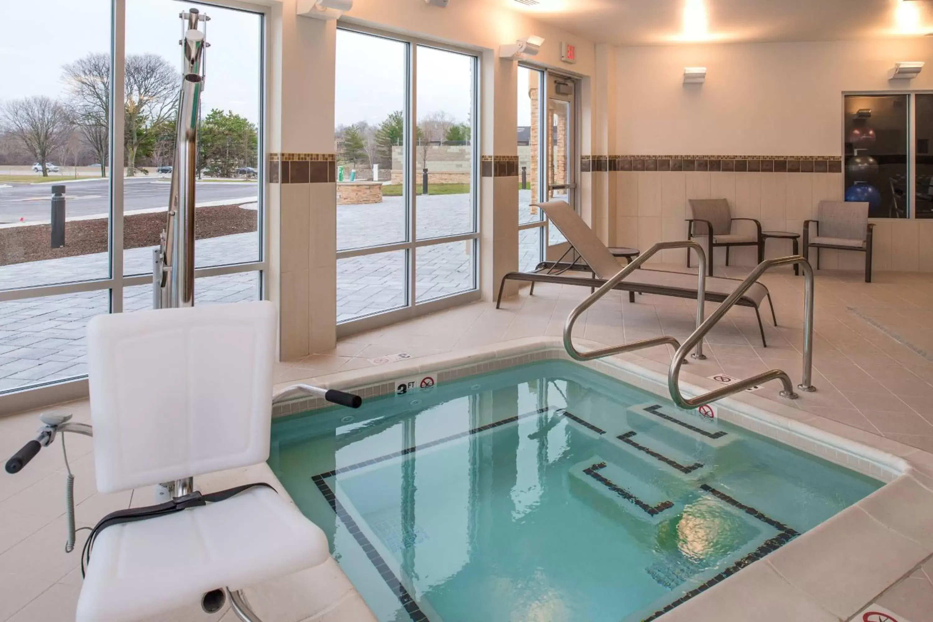 Fitness centre/facilities, Swimming Pool in Courtyard by Marriott Detroit Farmington