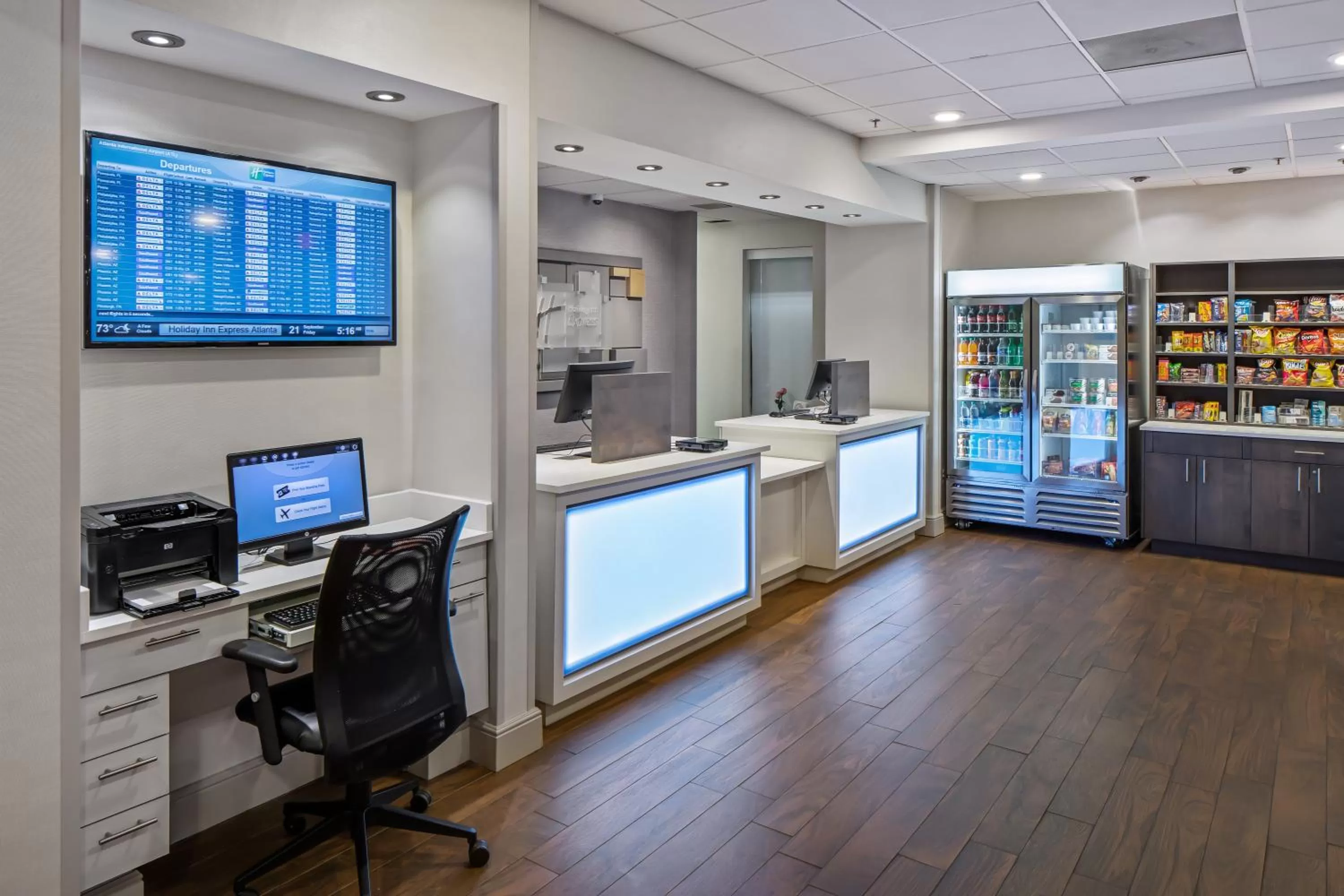 Lobby or reception in Holiday Inn Express Atlanta Airport-College Park by IHG