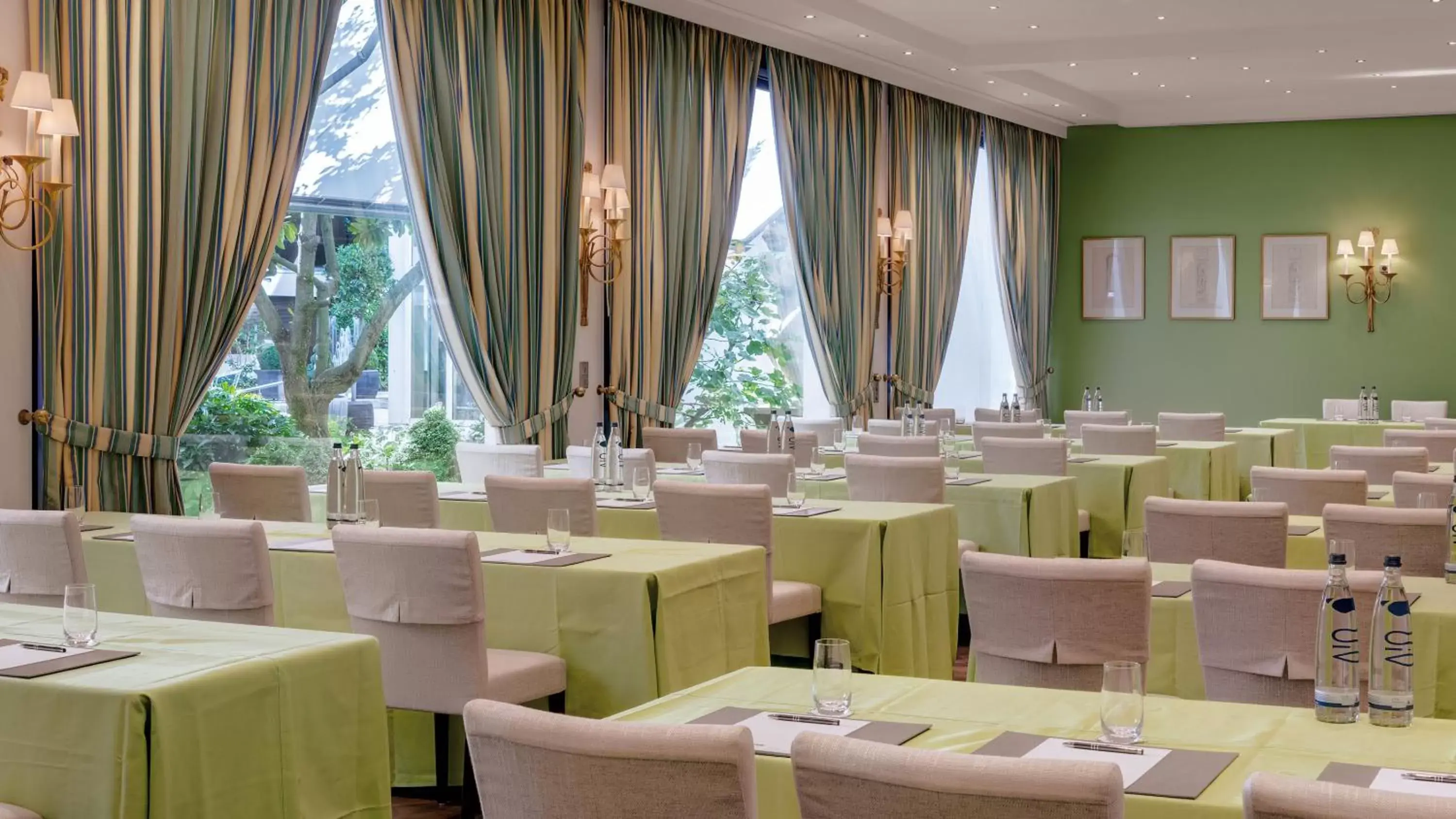Meeting/conference room, Restaurant/Places to Eat in Hotel Europäischer Hof Heidelberg