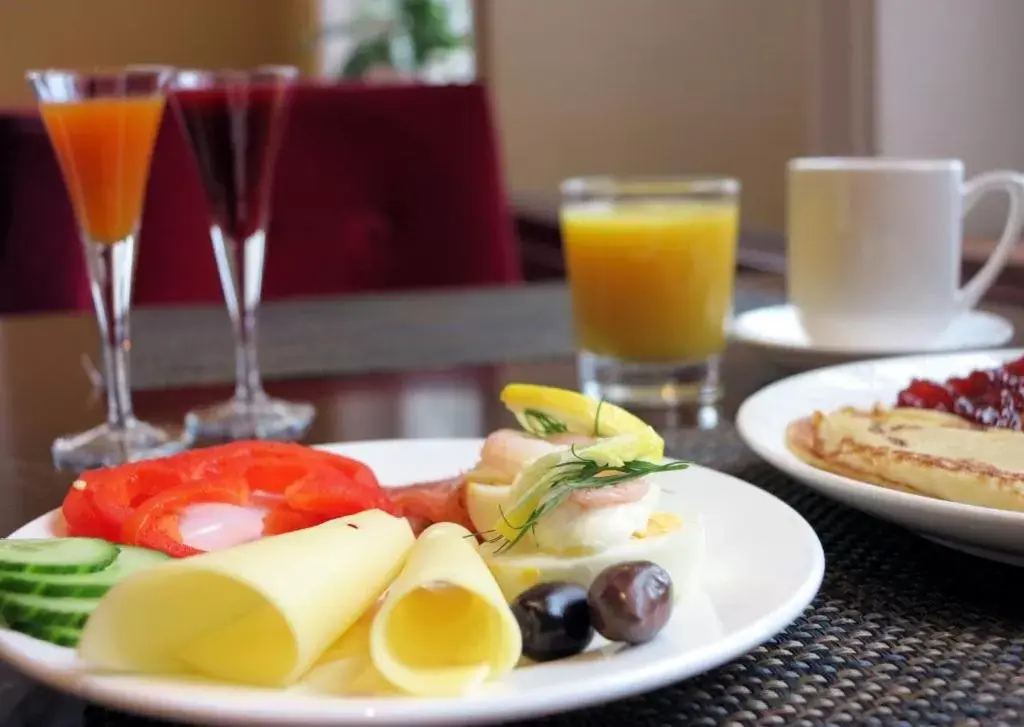 Continental breakfast in Brommavik Hotel