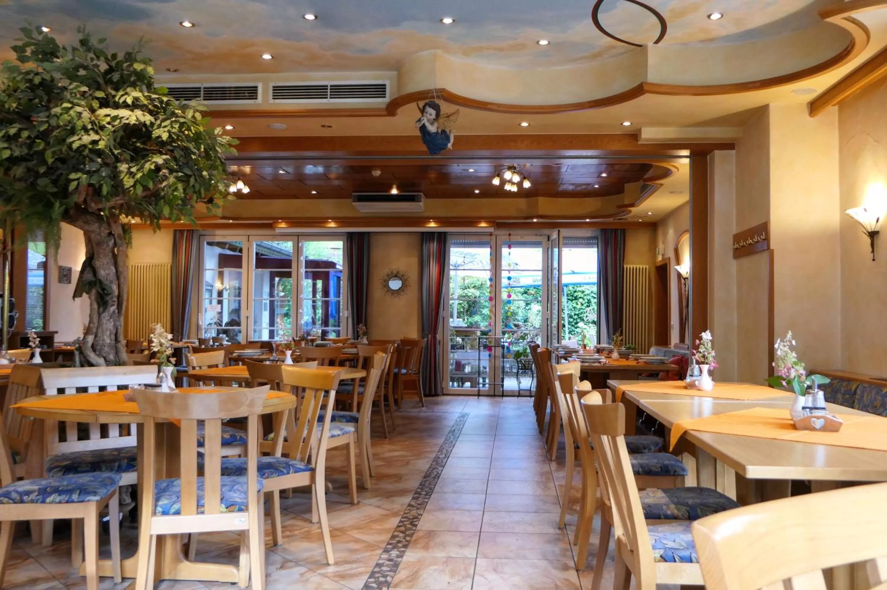 Dining area in Hotel Christel