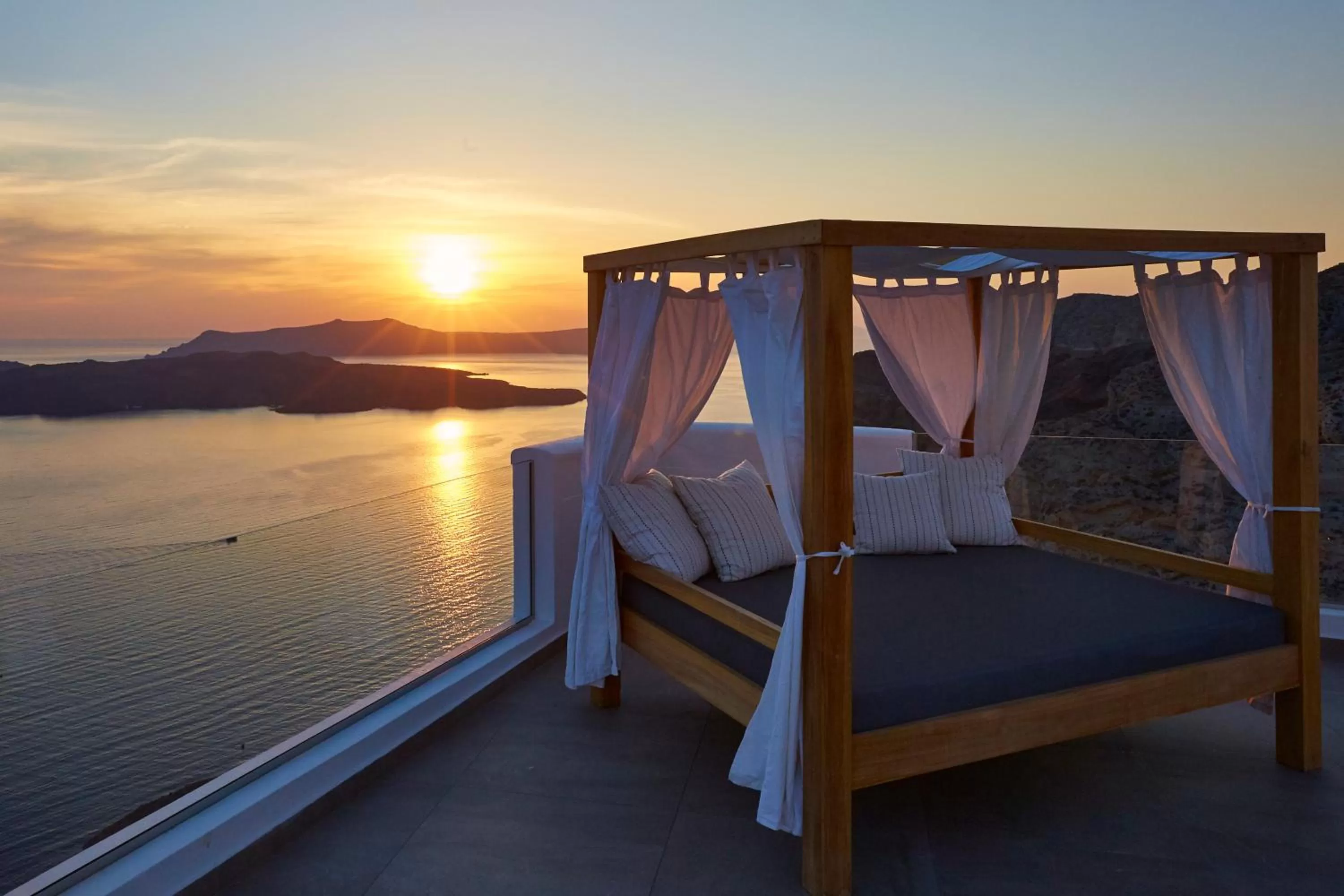 Time of day, Bed in Volcano View by Caldera Collection