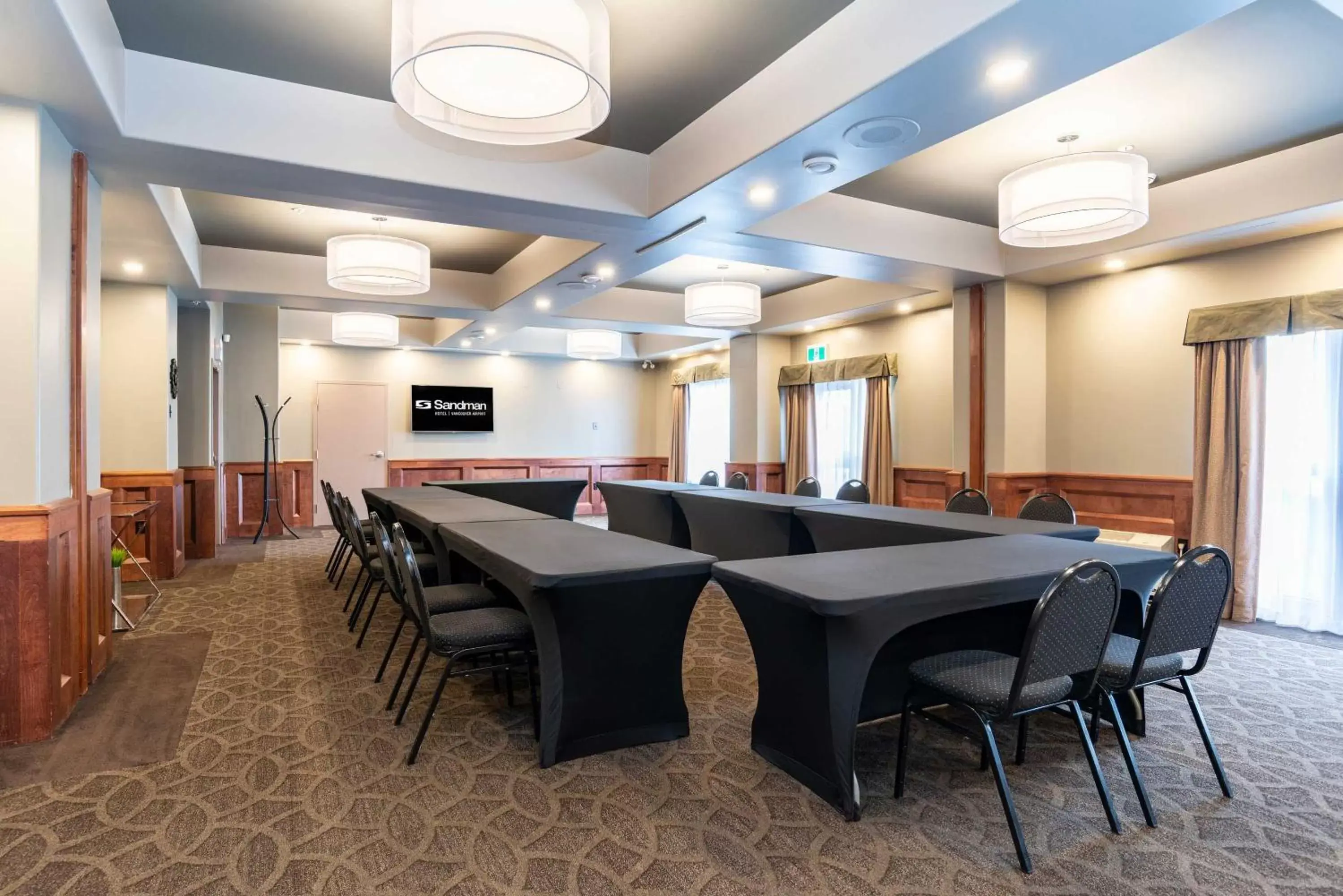 Meeting/conference room in Sandman Hotel Vancouver Airport