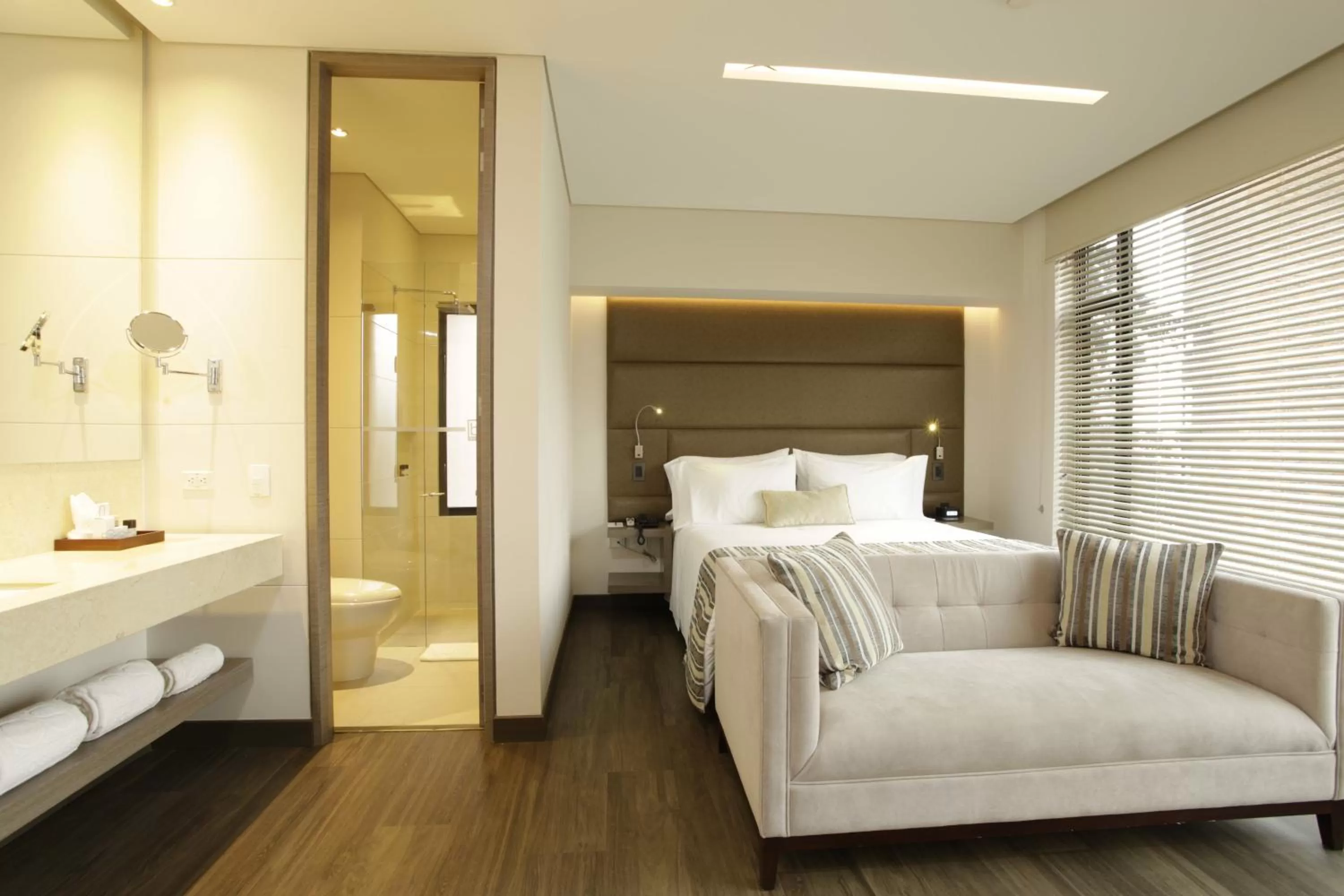 Bedroom in bs Rosales Hotel