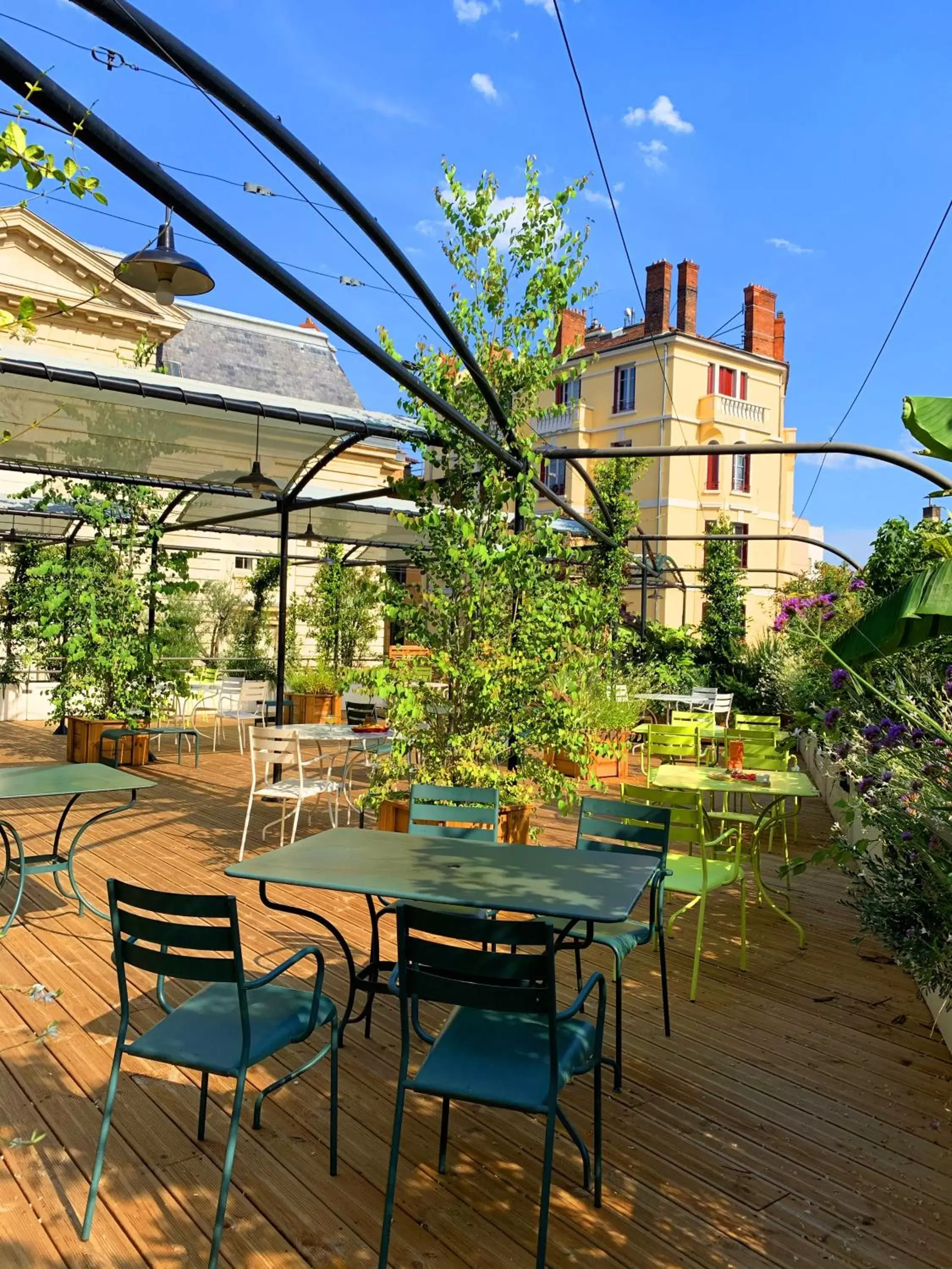 Patio in Collège Hôtel