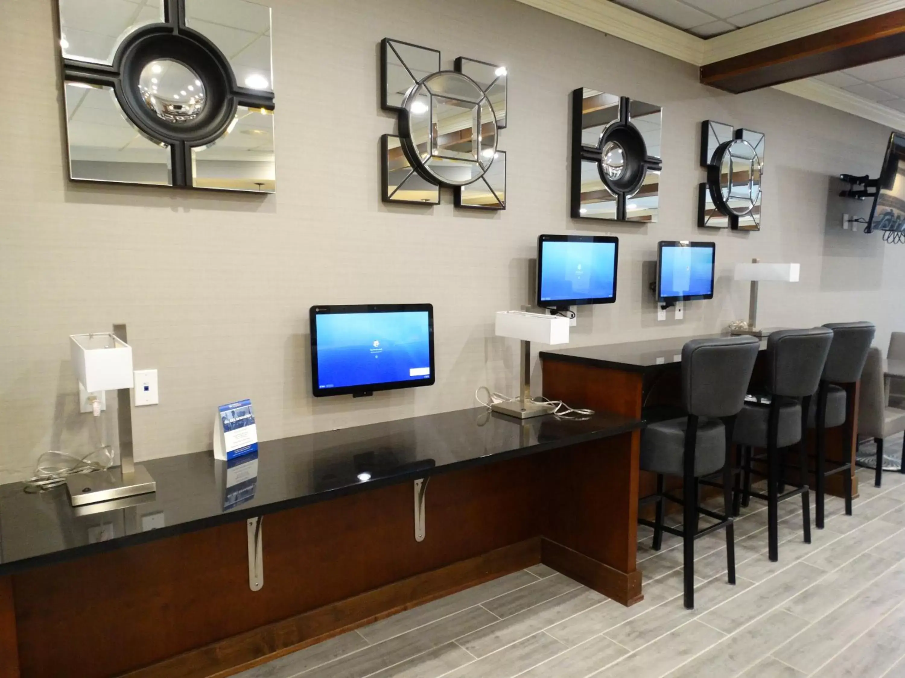 Business facilities in Best Western Premier Airport/Expo Center Hotel