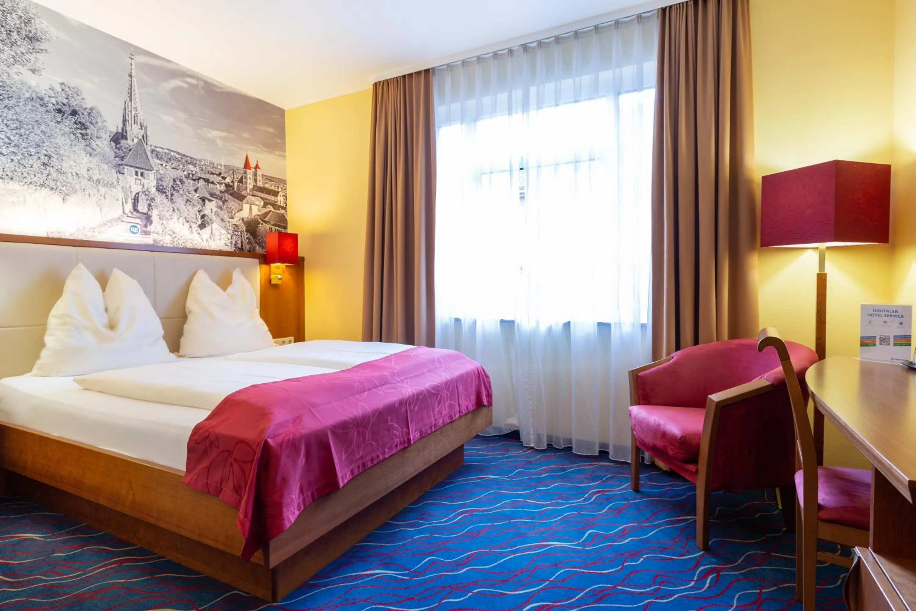 Staff, Bed in Hotel am Schillerpark