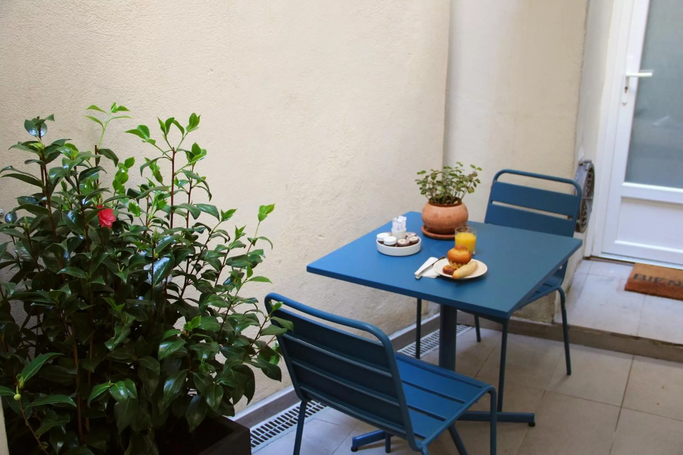 Bedroom in Hôtel Regina Opéra Grands Boulevards