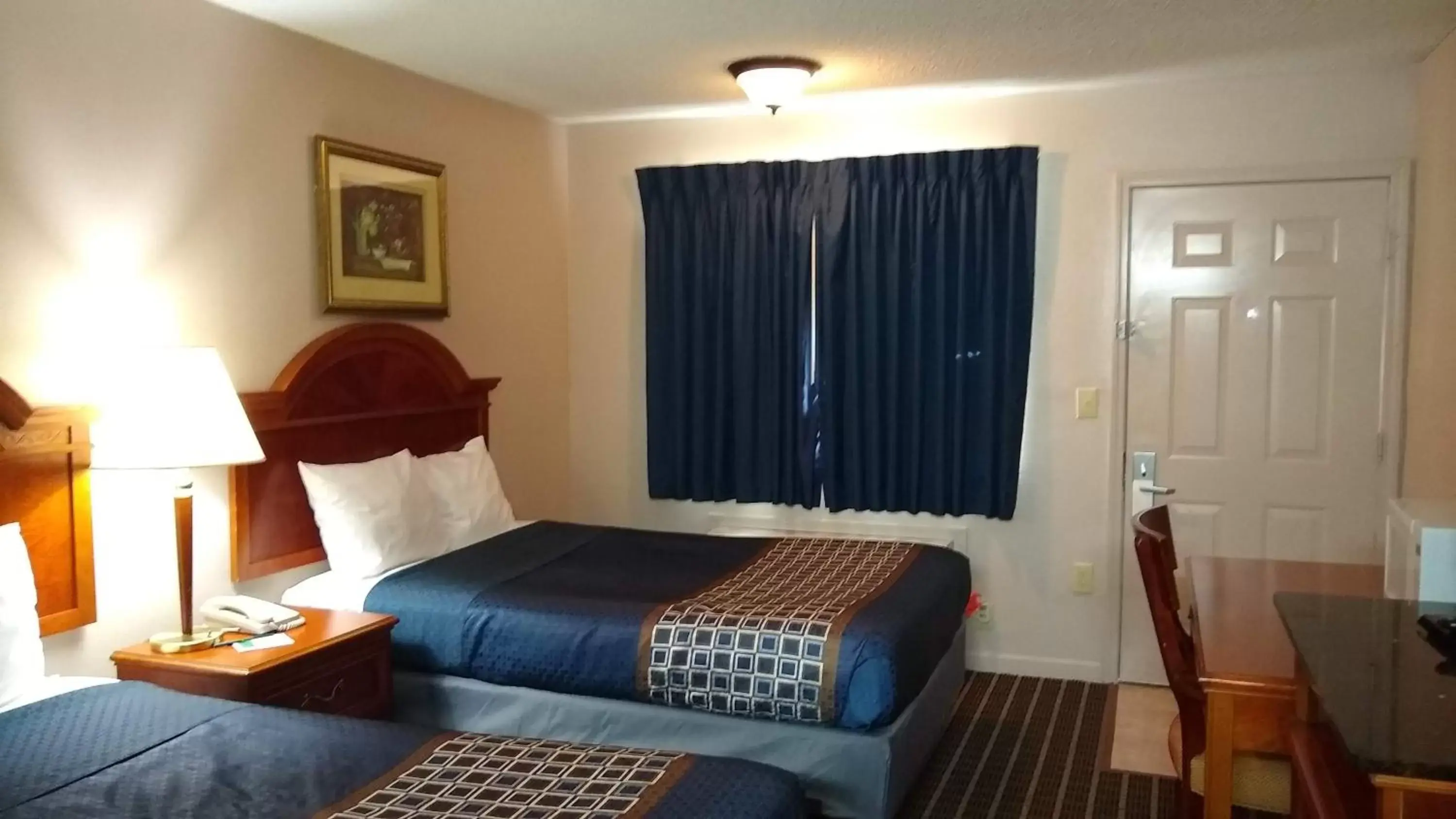 Photo of the whole room, Bed in Carom Inn a Travelodge by Wyndham Denham Springs-Baton Rouge