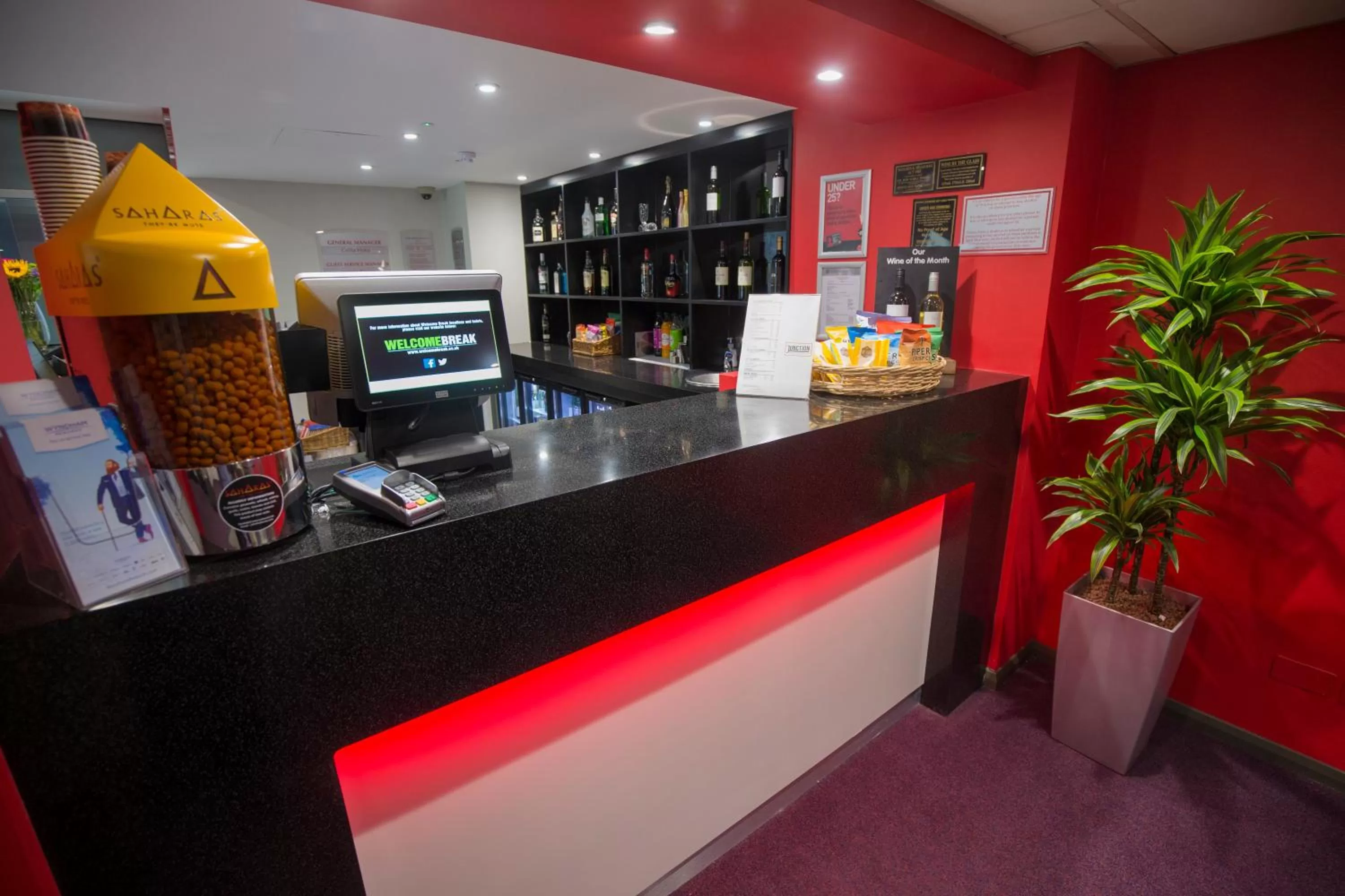 Lounge or bar in Ramada London South Mimms
