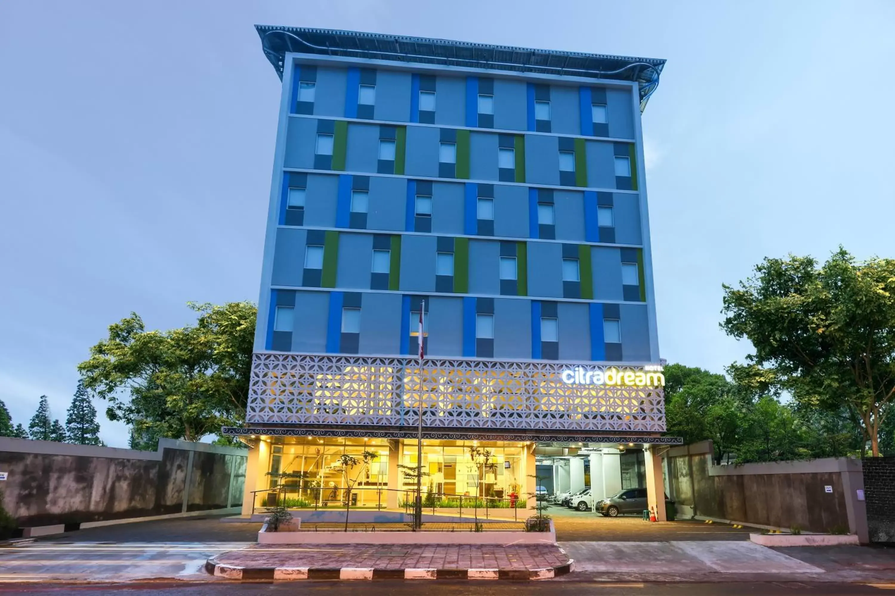 Facade/entrance, Property Building in Hotel Citradream Tugu Yogyakarta