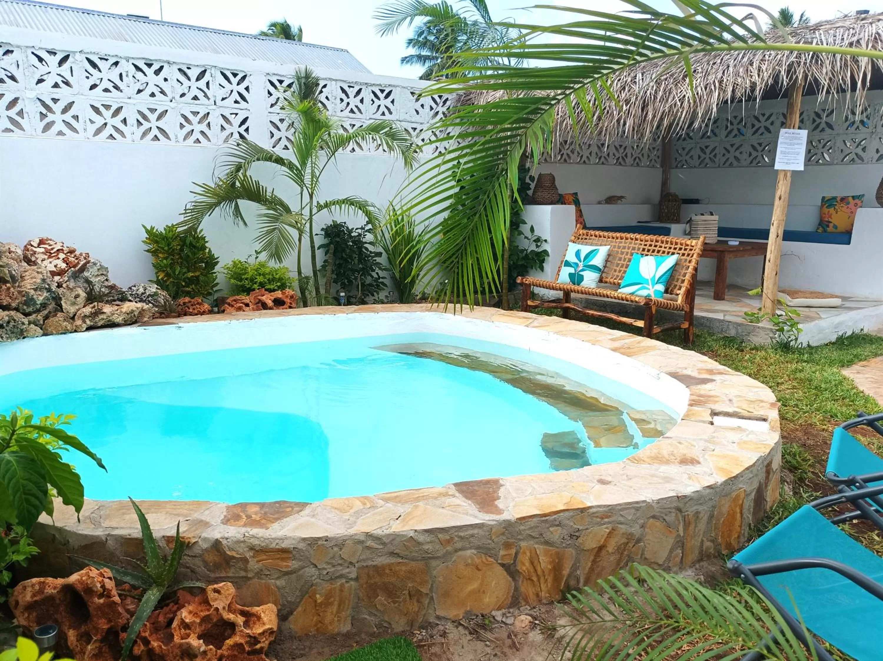 Swimming pool in Zanzicrown