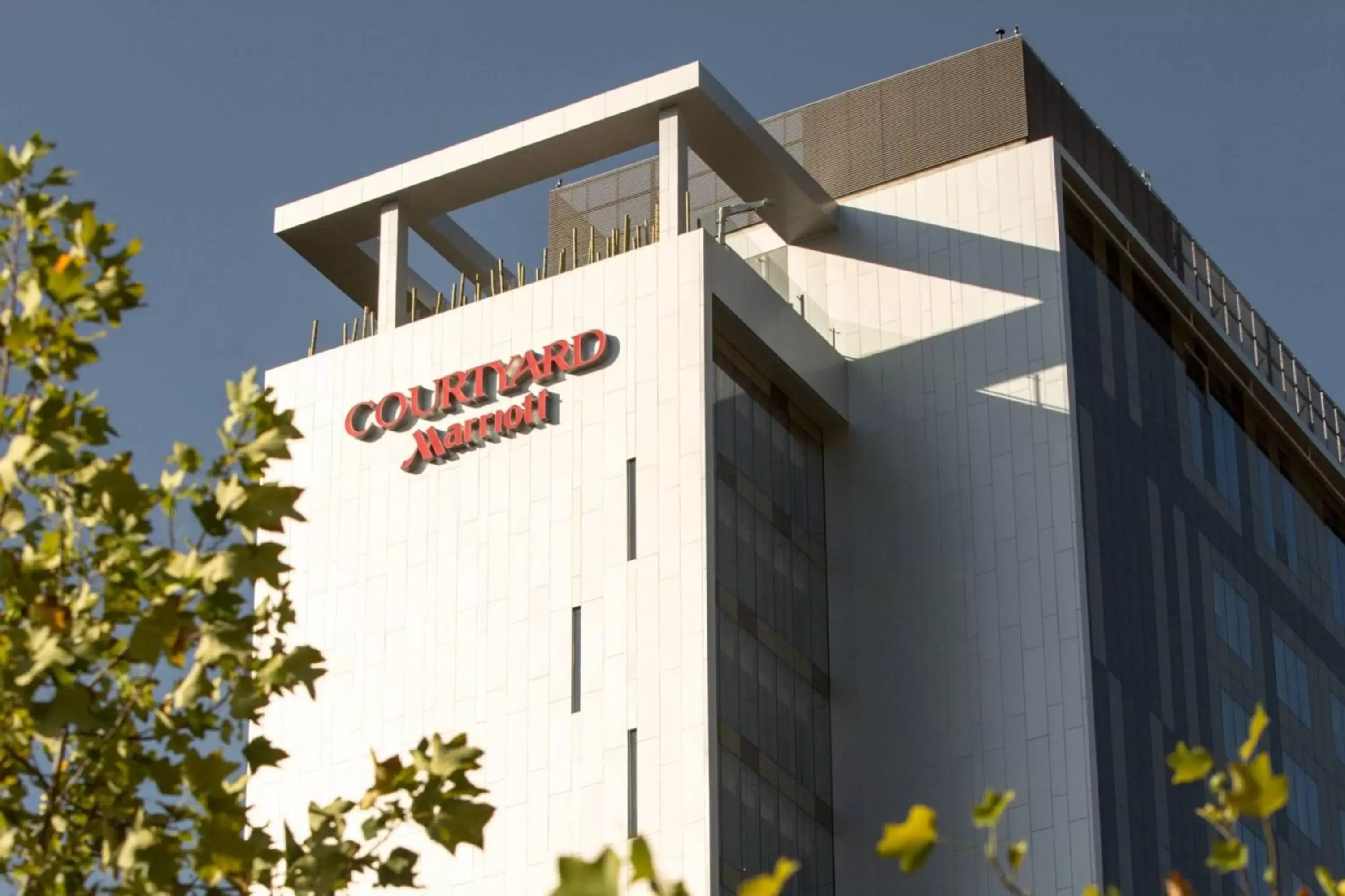 Property Building in Courtyard by Marriott Santiago Las Condes