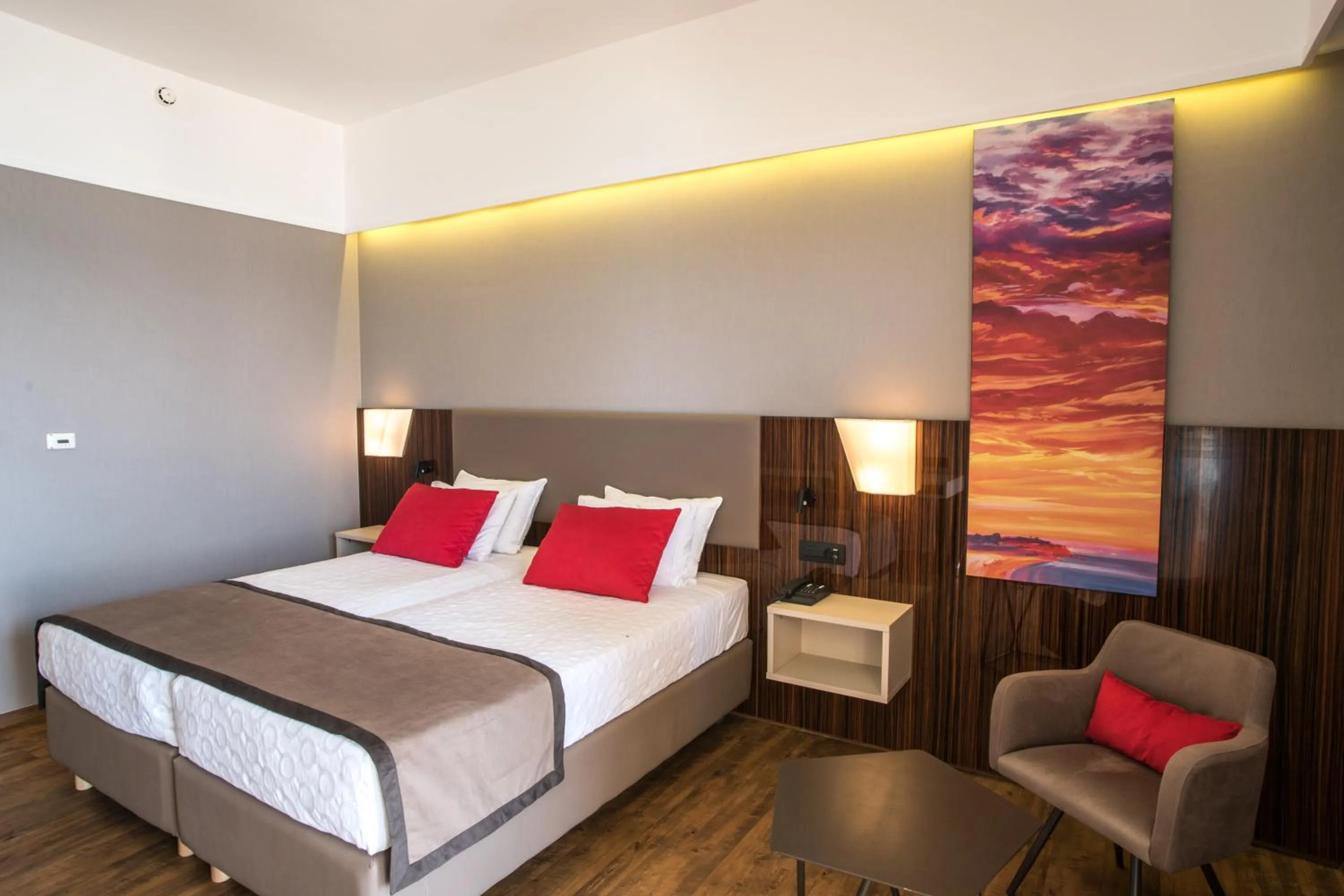 Photo of the whole room, Bed in Ramada Plaza by Wyndham Thraki