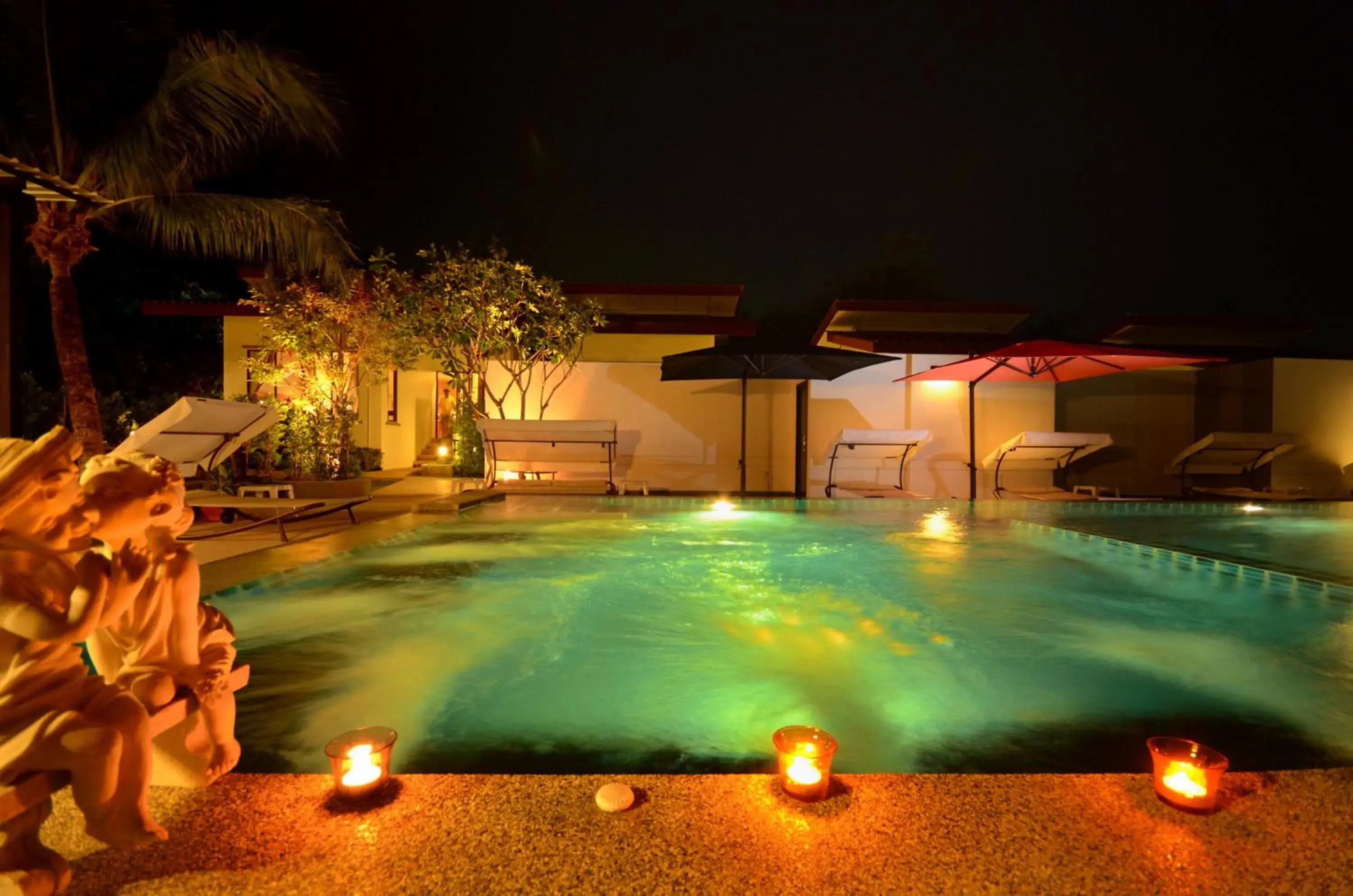 Swimming pool in The Fusion Resort Hotel Swimming pool in The Fusion Resort Hotel
