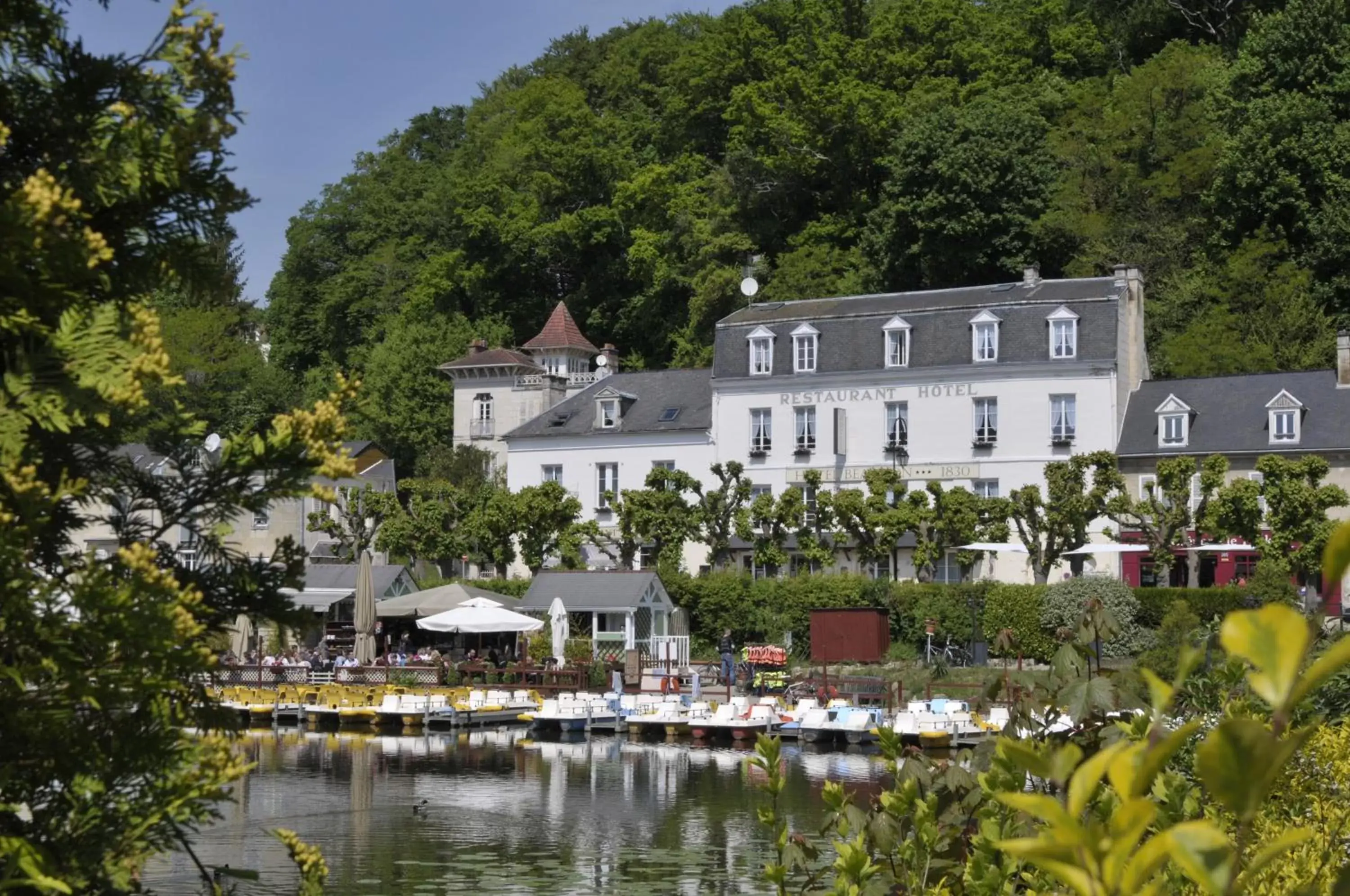Lake view, Property Building in Logis Hotel Beaudon