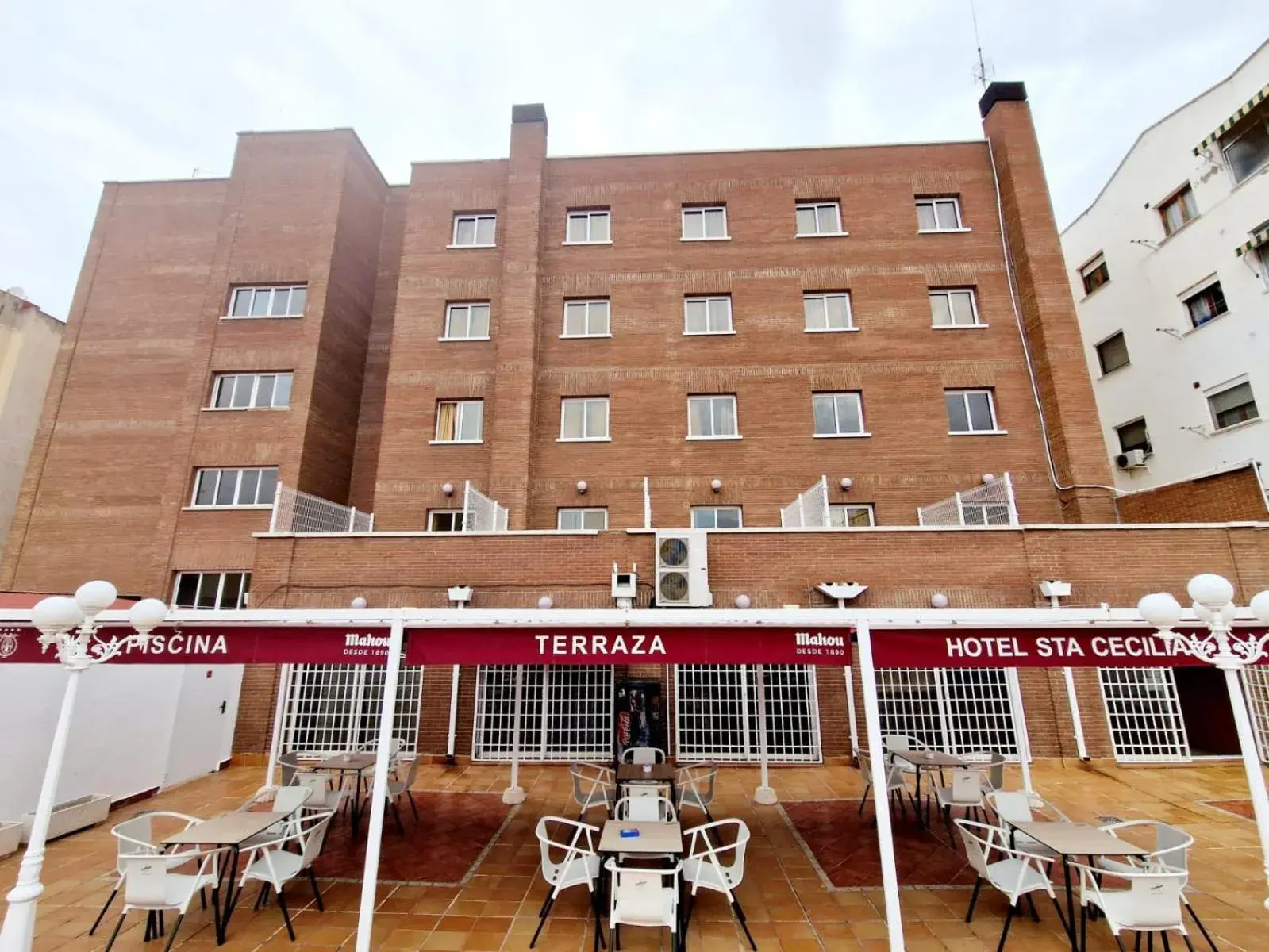 Swimming pool, Property Building in Hotel Santa Cecilia