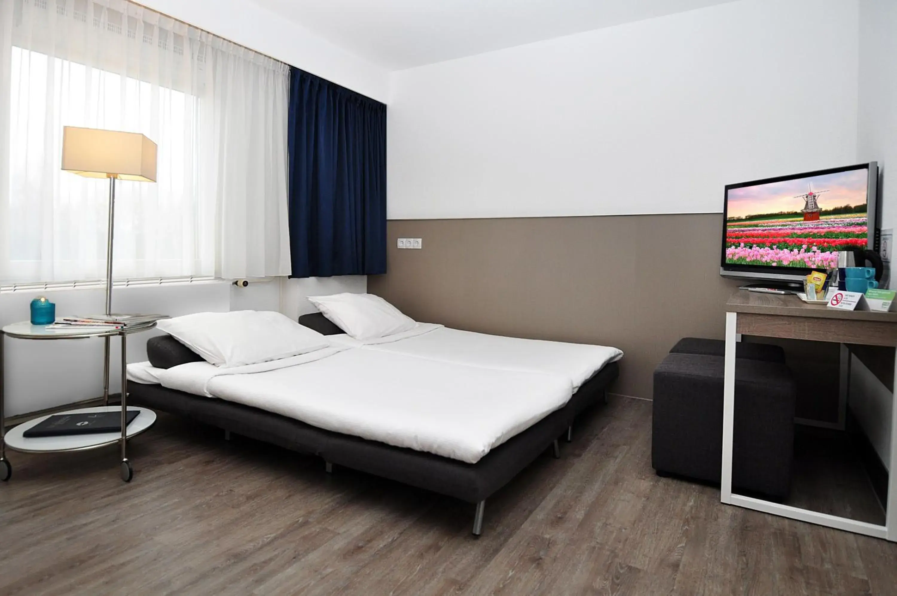 Photo of the whole room, Bed in Boutique Hotel Herbergh Amsterdam Airport FREE PARKING
