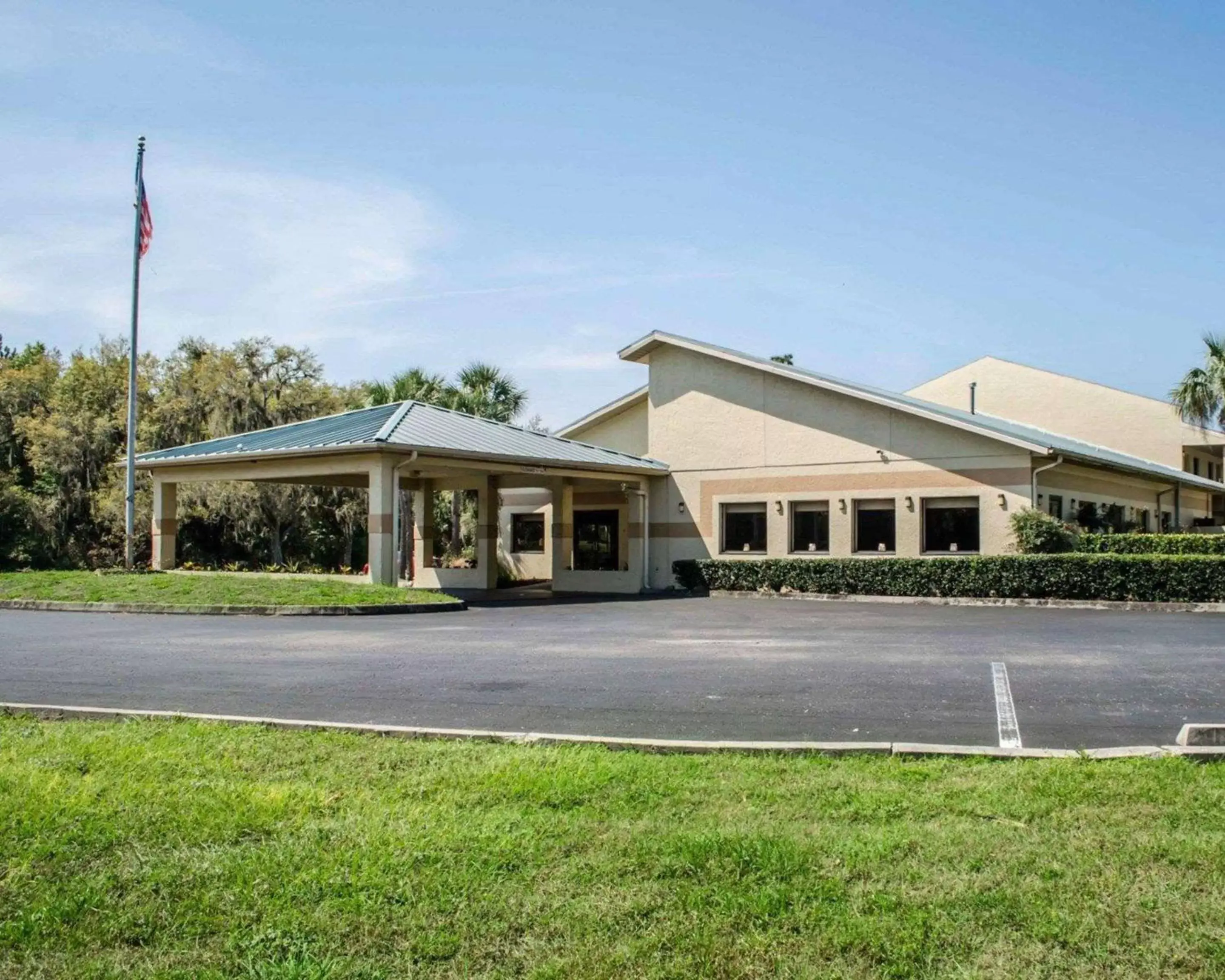Property Building in Quality Inn Crystal River