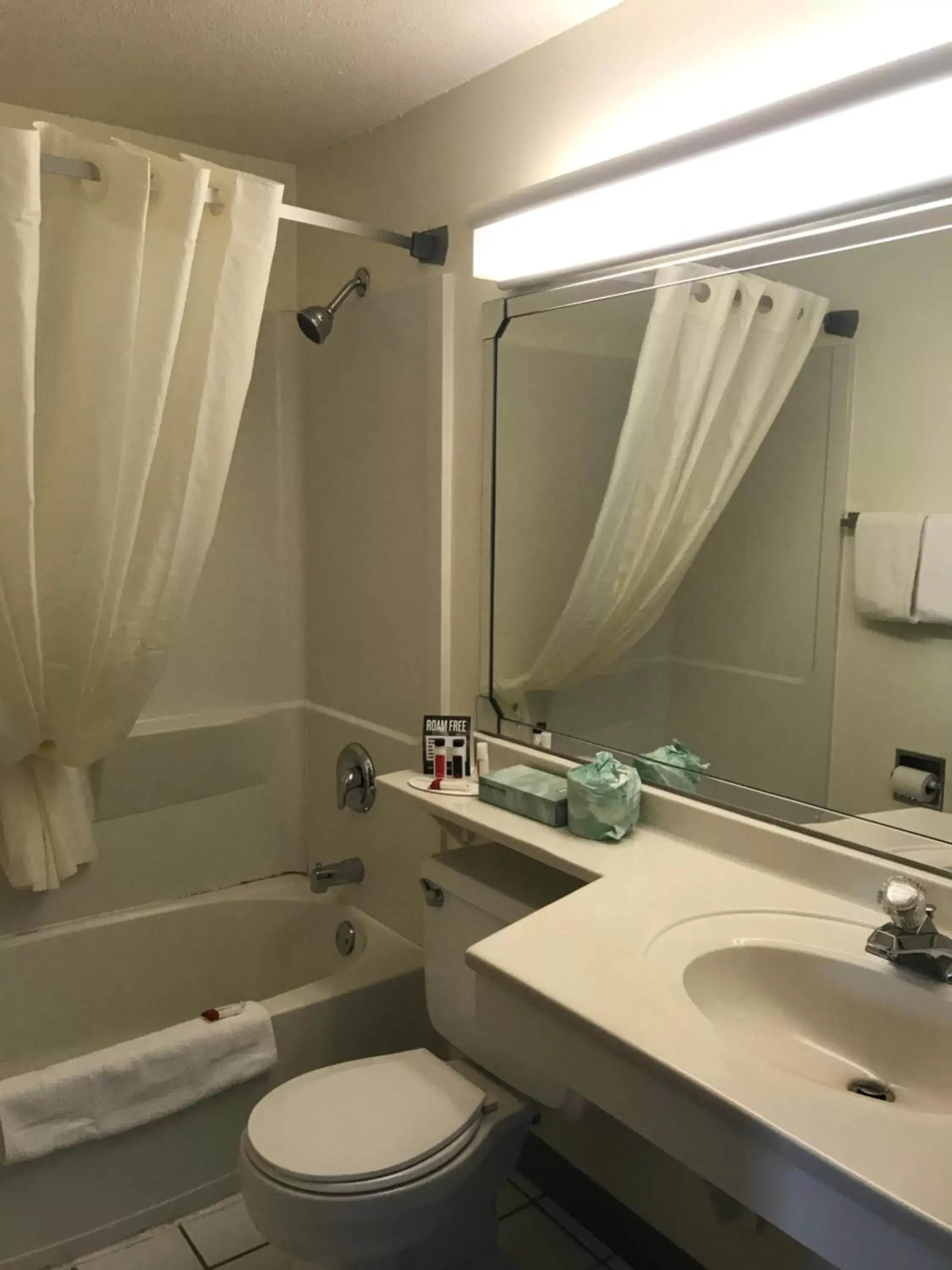 Bathroom in Super 8 by Wyndham Aberdeen East