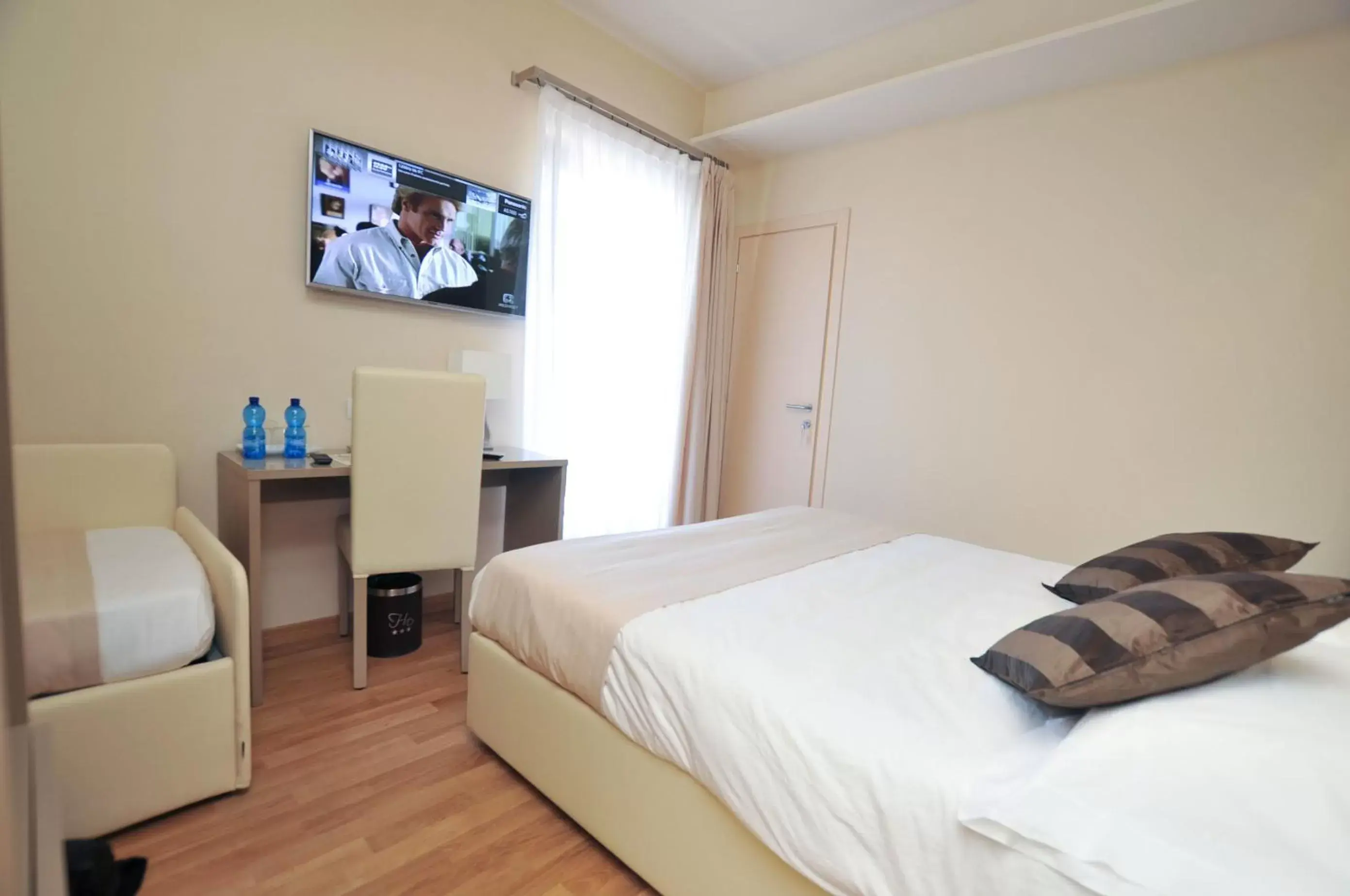 Bedroom, Bed in Hotel Dori