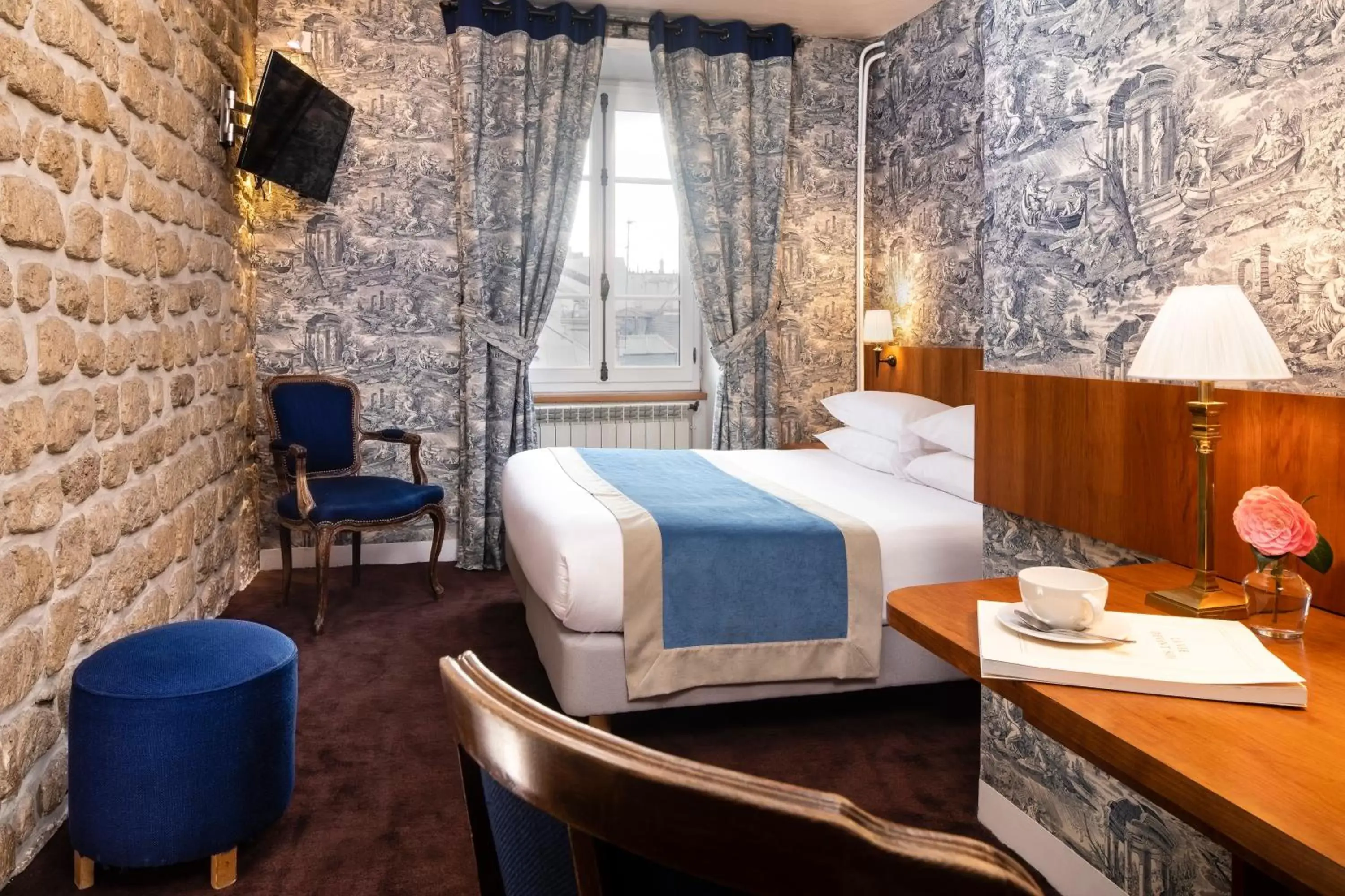 Photo of the whole room, Bed in Odeon Hotel Photo of the whole room, Bed in Odeon Hotel