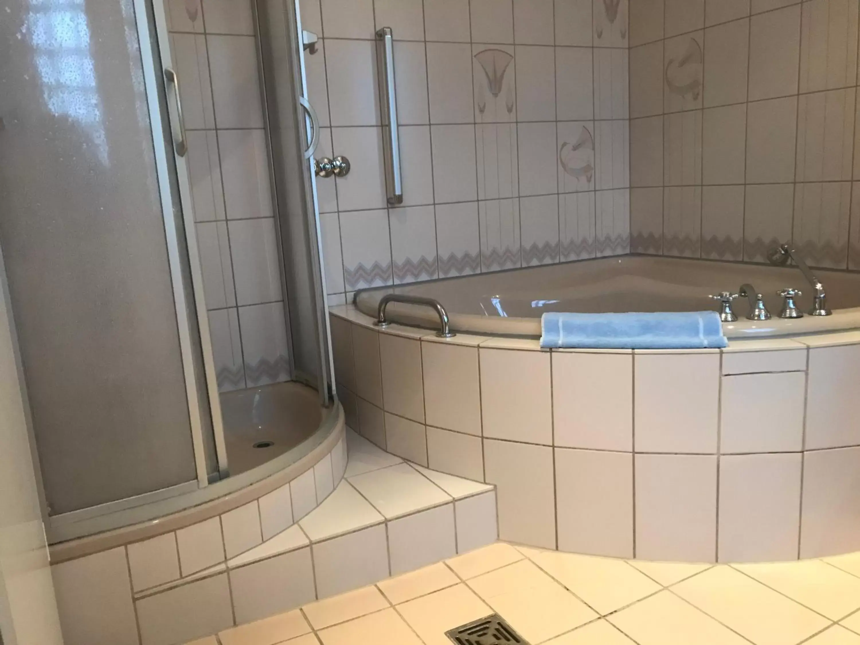 Shower, Bathroom in Hotel Kaiserhof Deluxe