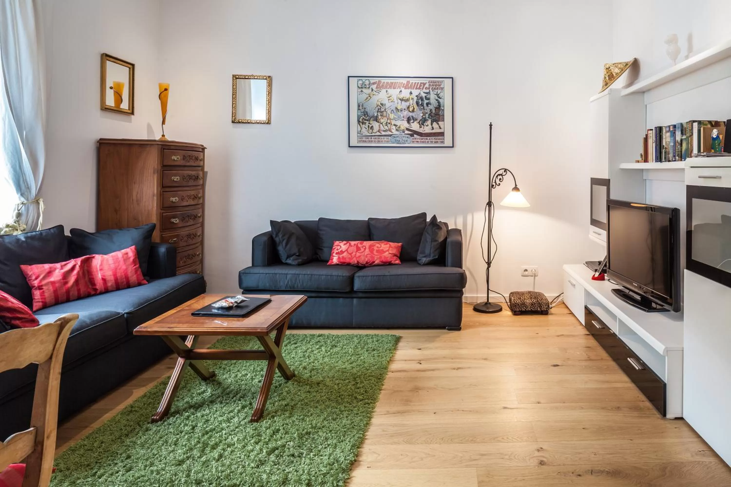 Communal lounge/ TV room in GL Suites