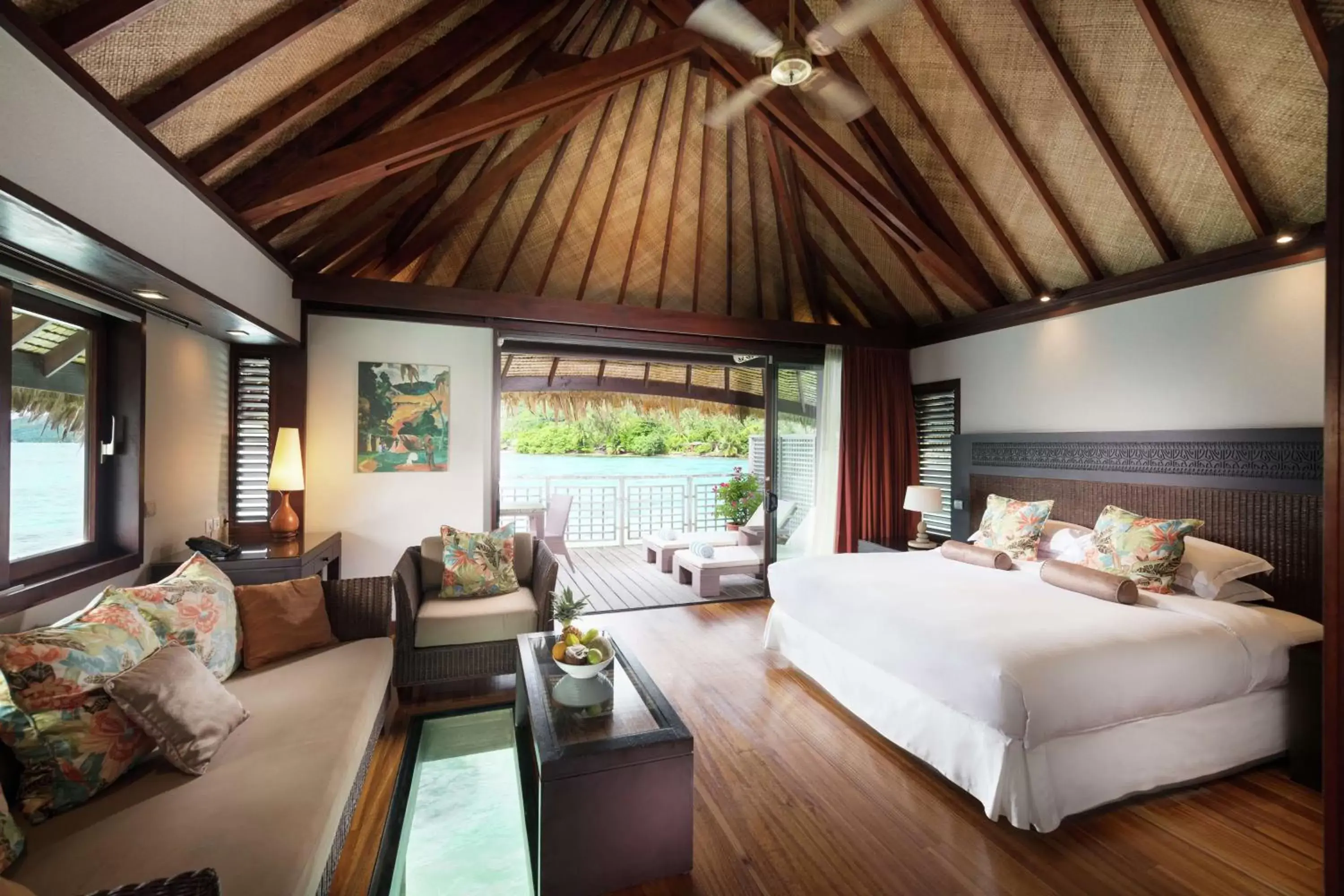 Bed in Hilton Moorea Lagoon Resort & Spa Bed in Hilton Moorea Lagoon Resort & Spa