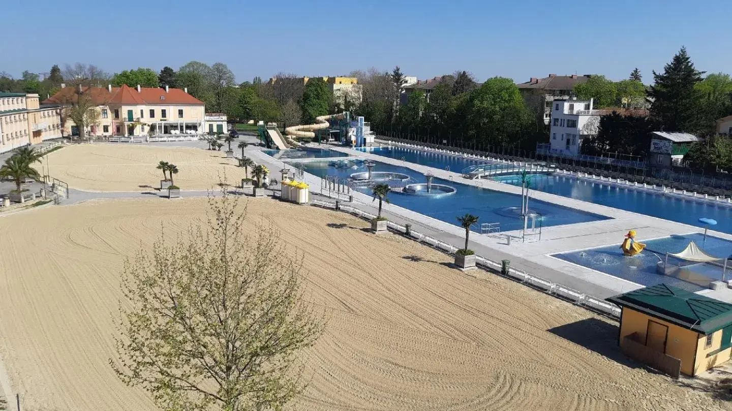 Pool View in Das Gutenbrunn Thermen & Sporthotel