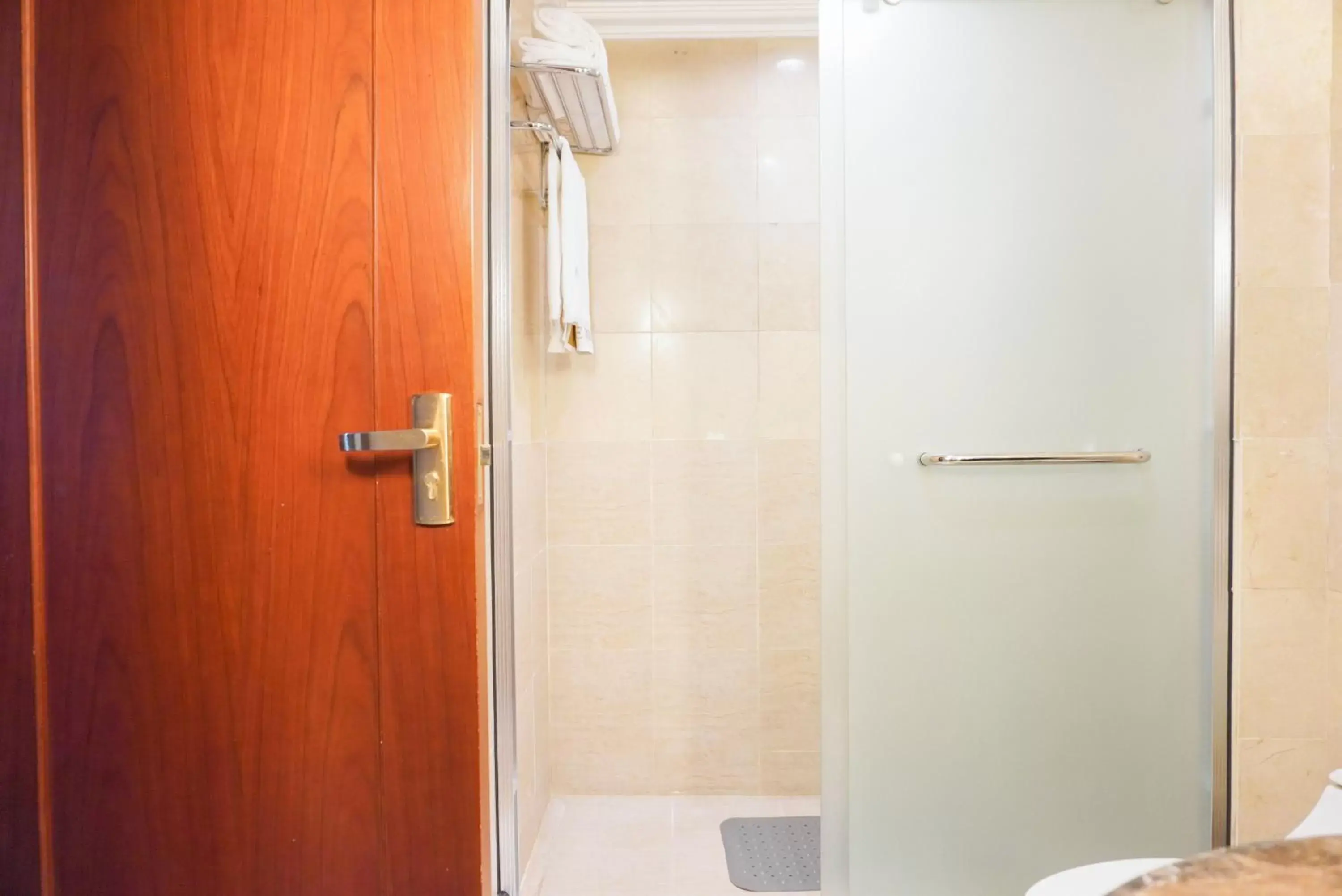 Shower, Bathroom in The Pavilion Hotel Shenzhen (Huaqiang NorthBusiness Zone)