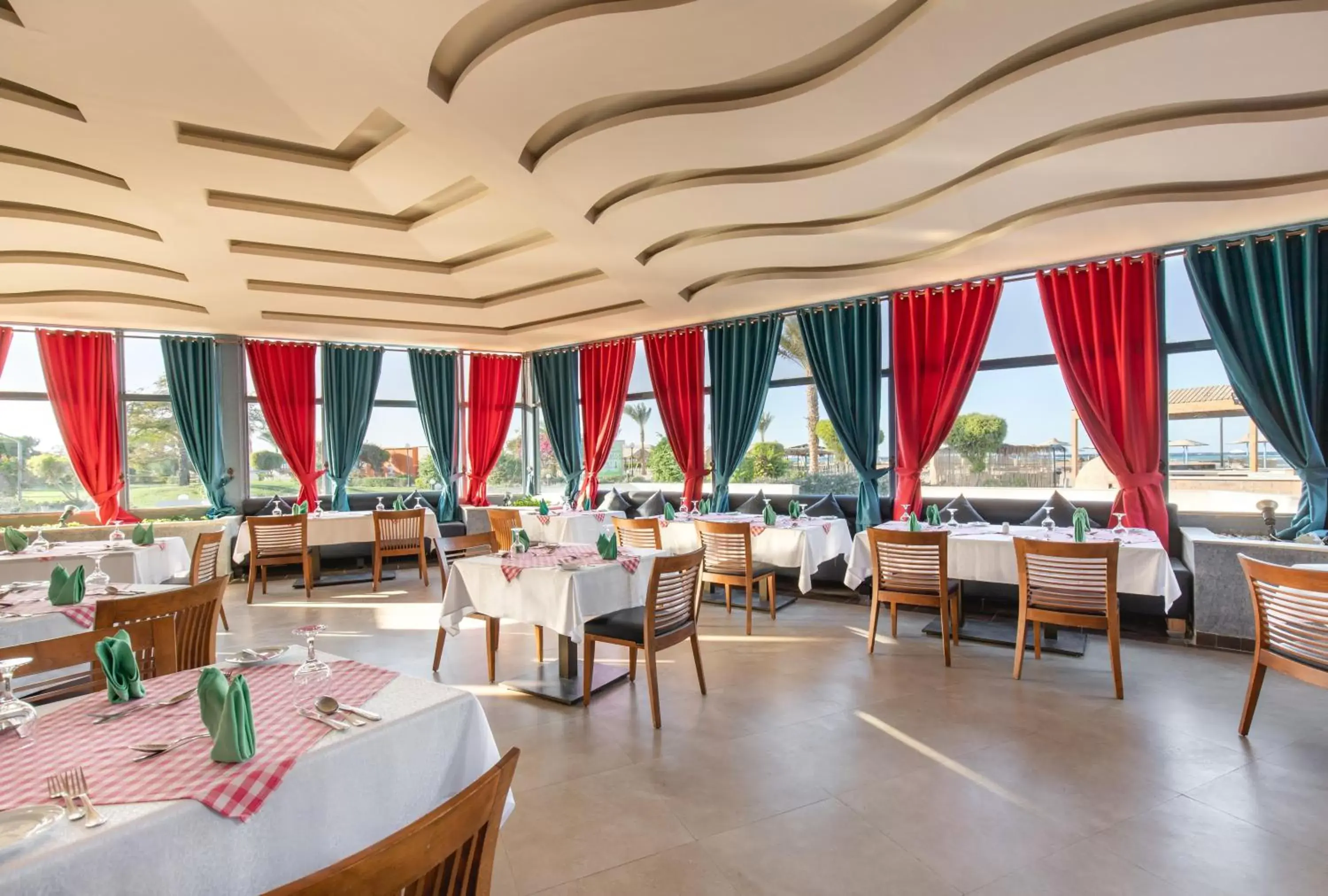 Restaurant/Places to Eat in Hurghada Long Beach Resort