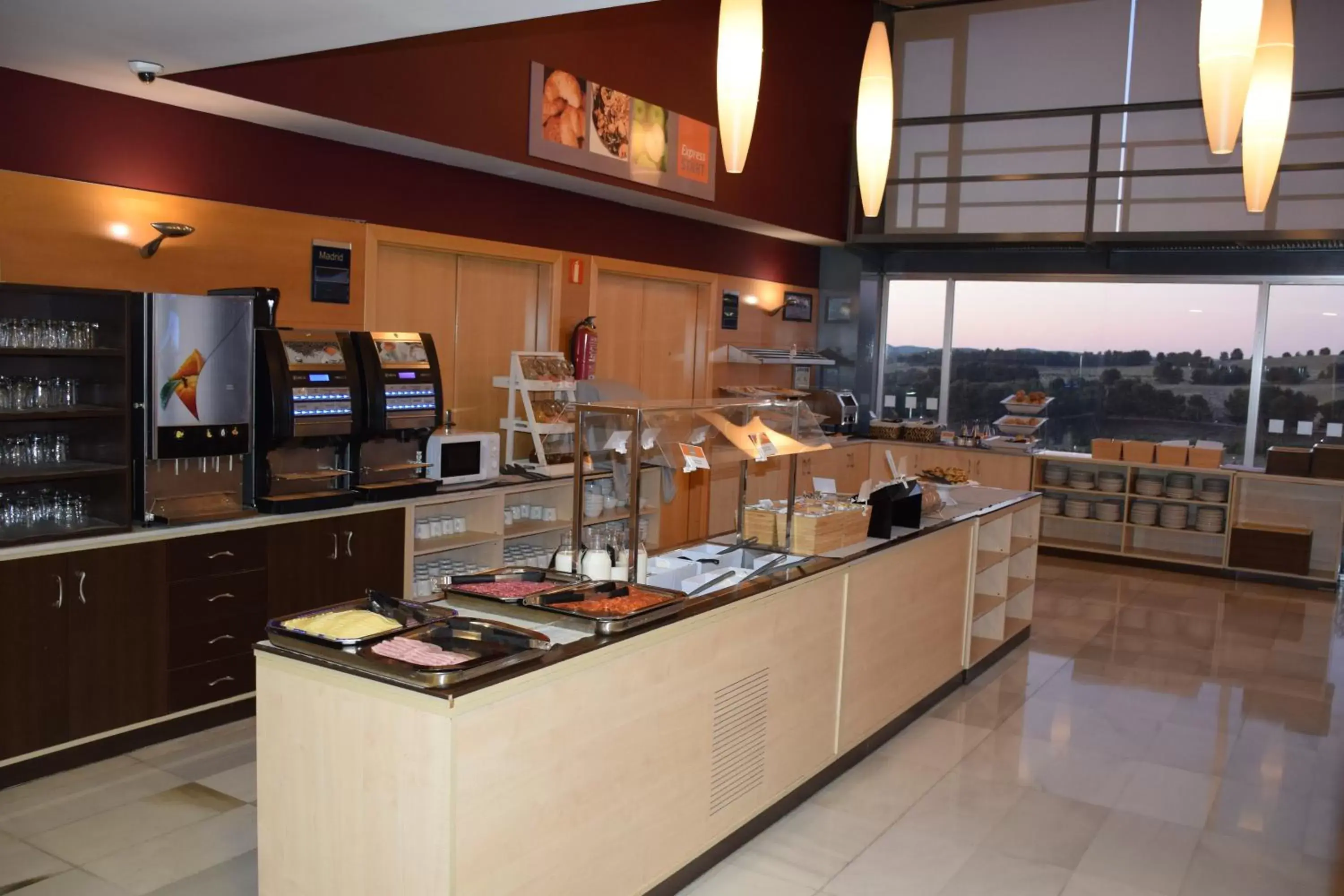 Food and drinks, Restaurant/Places to Eat in Hotel Holiday Inn Express Madrid-Rivas