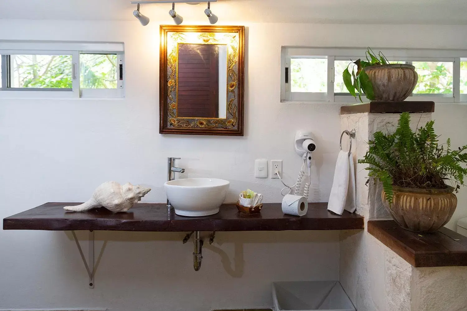 Bathroom in Hotel Amar Inn