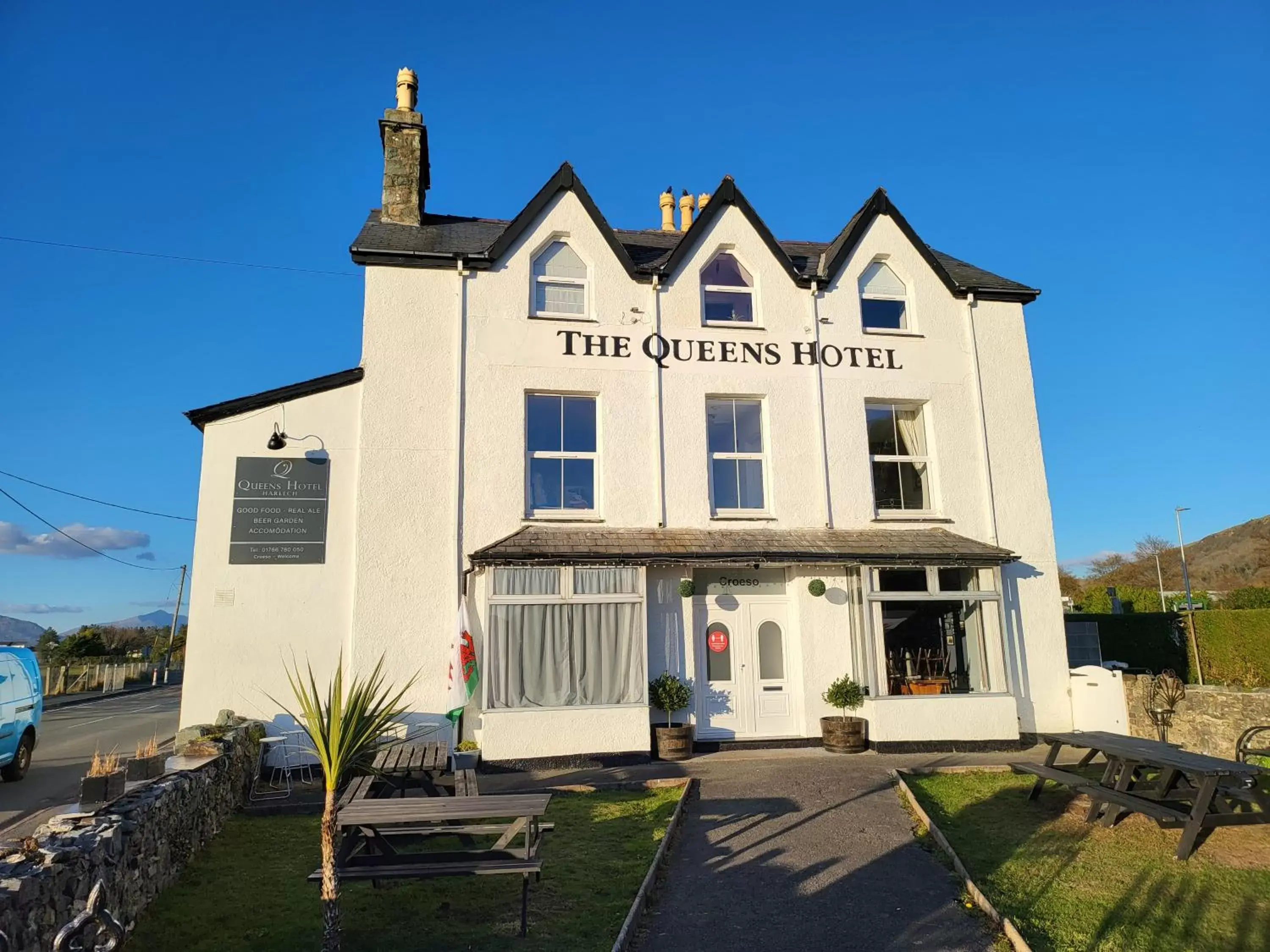 Property Building in The Queens Hotel Harlech