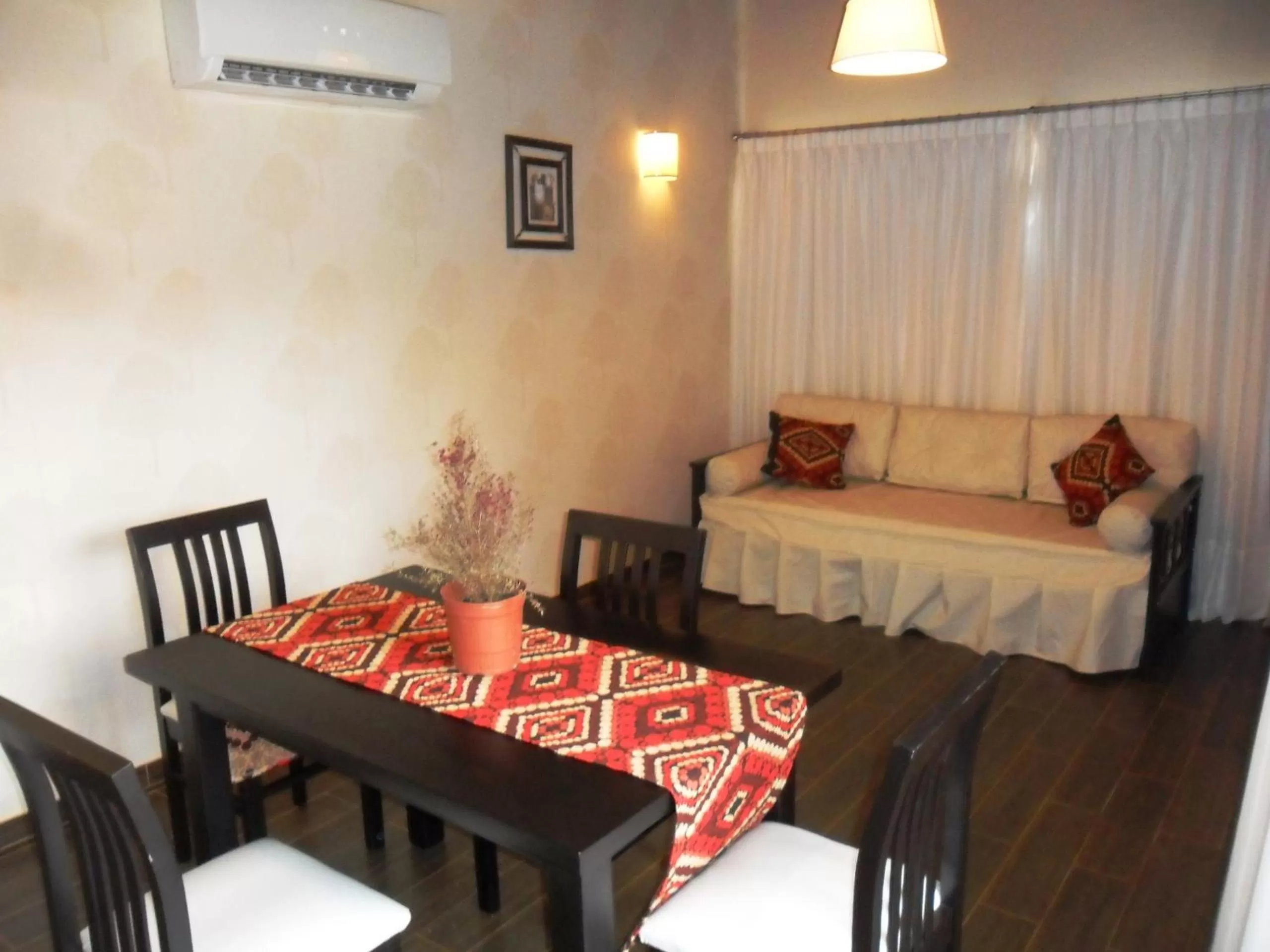 Living room, Bed in Gran Hotel Tourbillon & Lodge