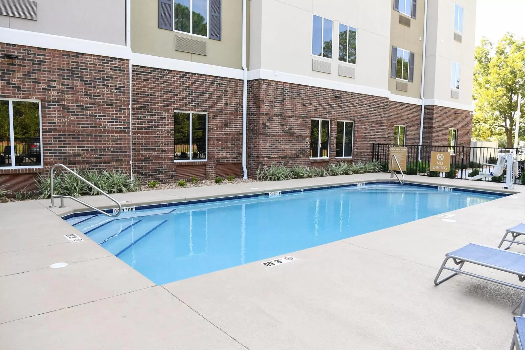 Swimming pool in Candlewood Suites Valdosta Mall by IHG