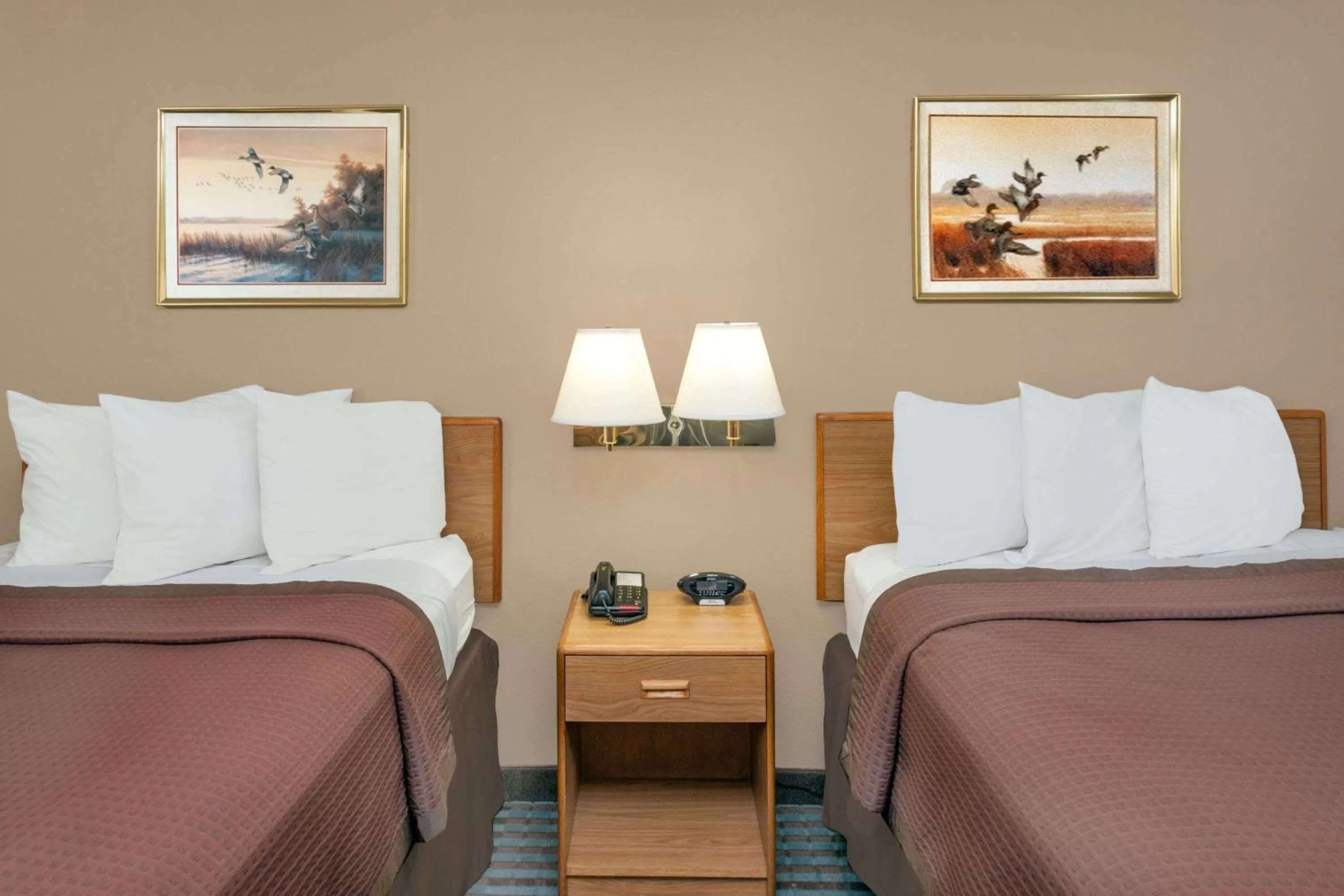 Photo of the whole room, Bed in Days Inn by Wyndham Charleston