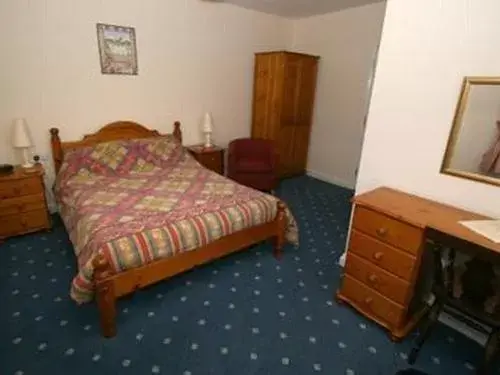 Triple Room in Bolingbroke Arms & Hotel