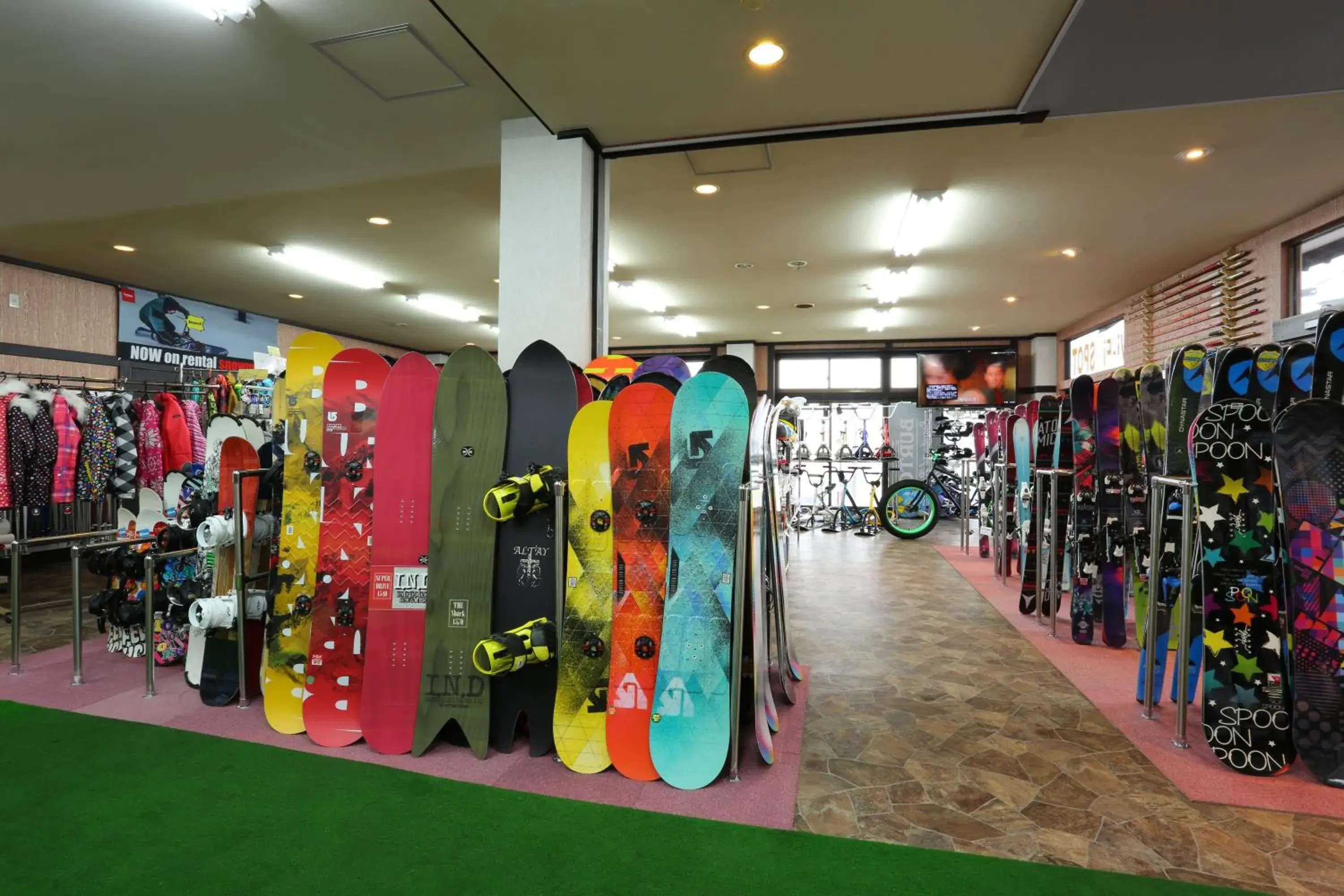 Skiing, Supermarket/Shops in Resort Inn Marion Shinano