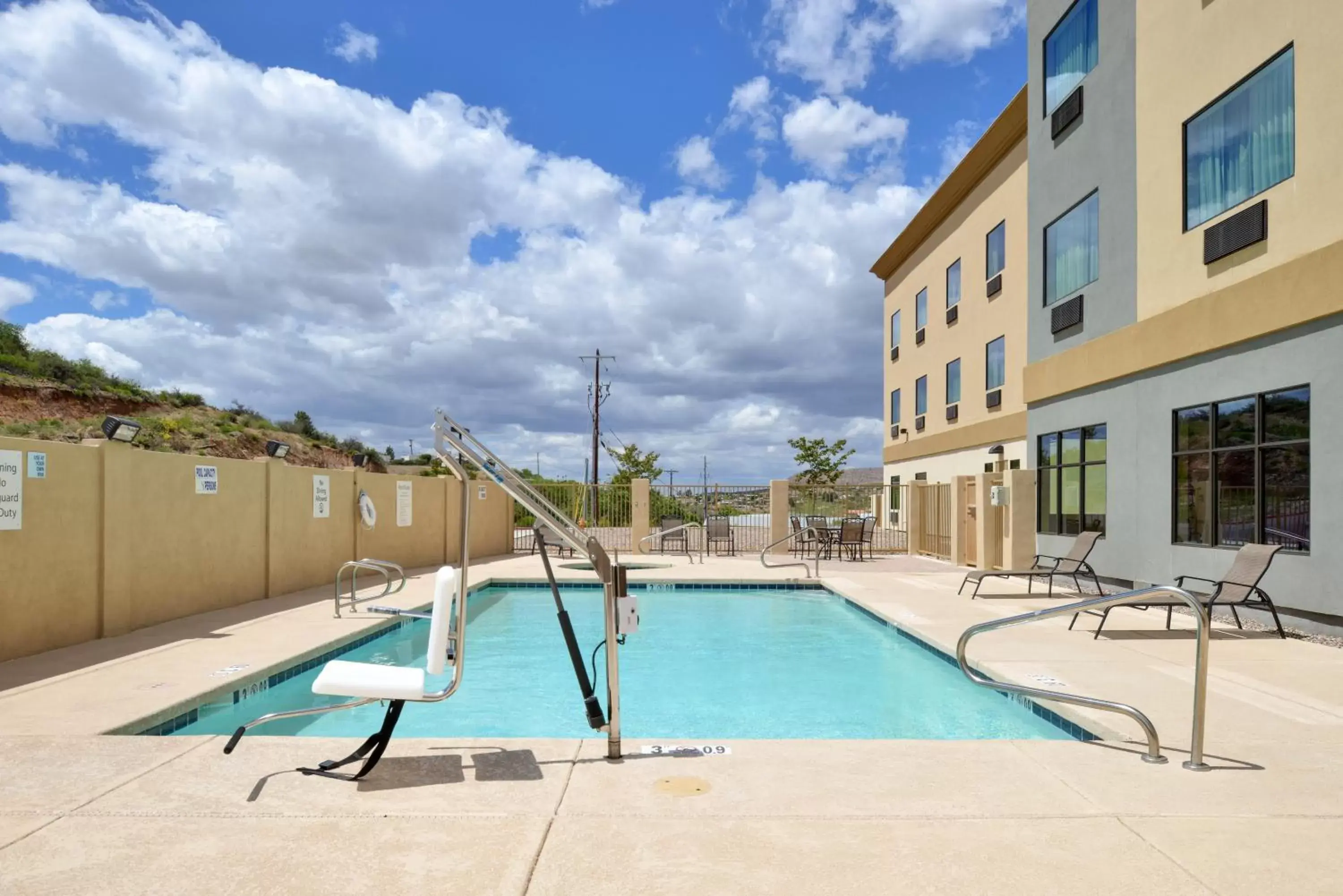 Swimming Pool in Holiday Inn Express & Suites Globe, an IHG Hotel