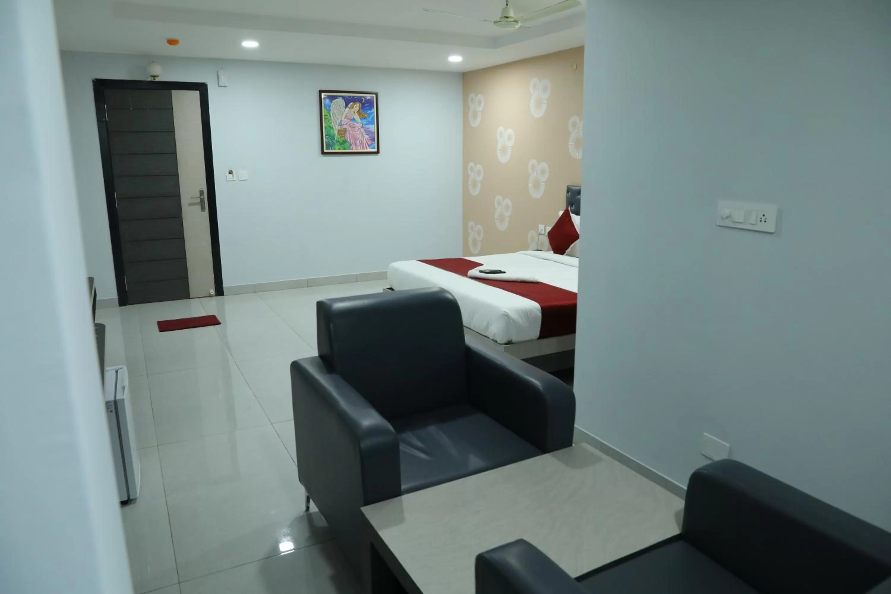 Seating area, Bed in HOTEL BLUE MOON