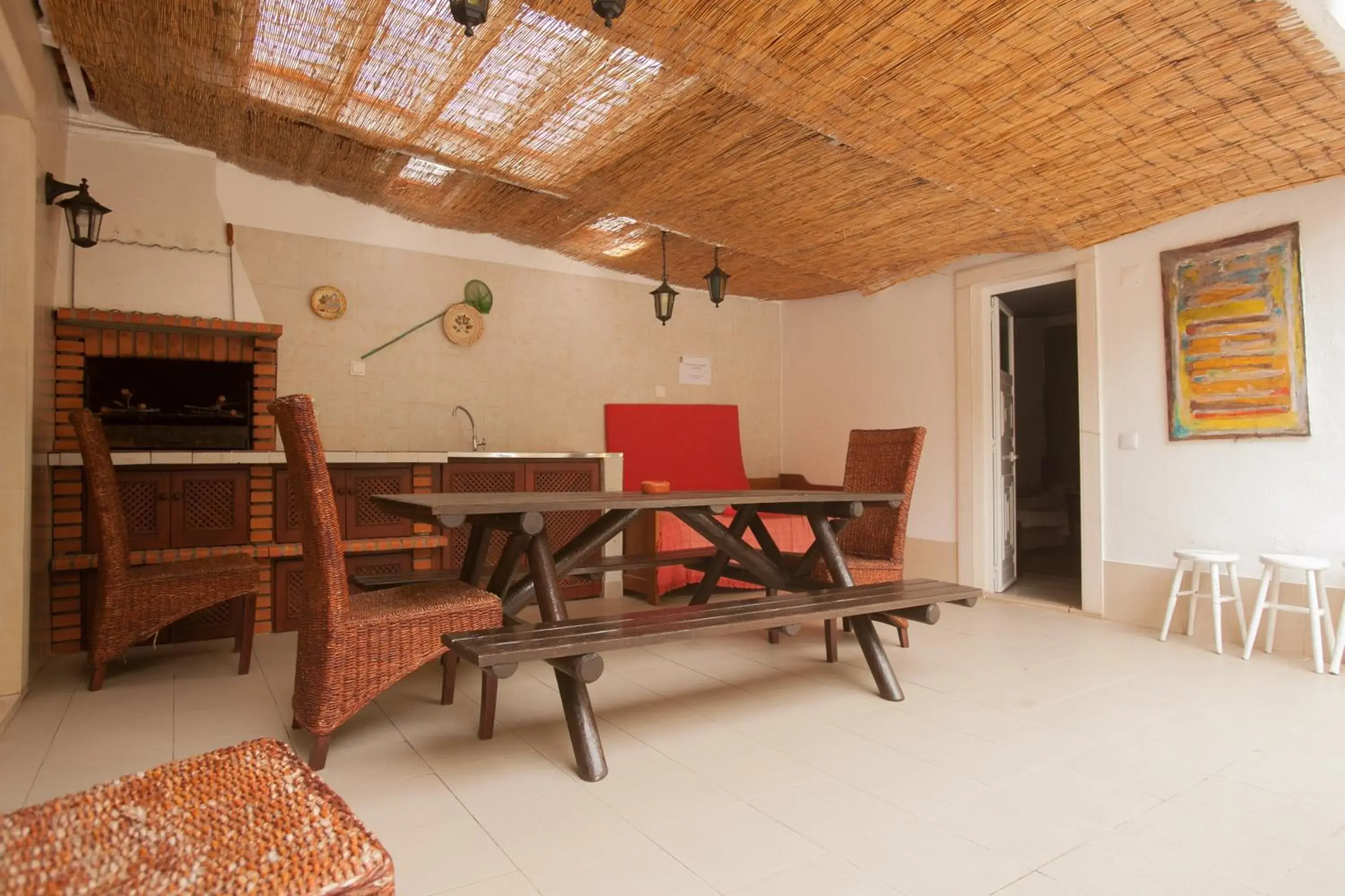 BBQ facilities, Dining Area in Ericeira Chill Hill Hostel & Private Rooms