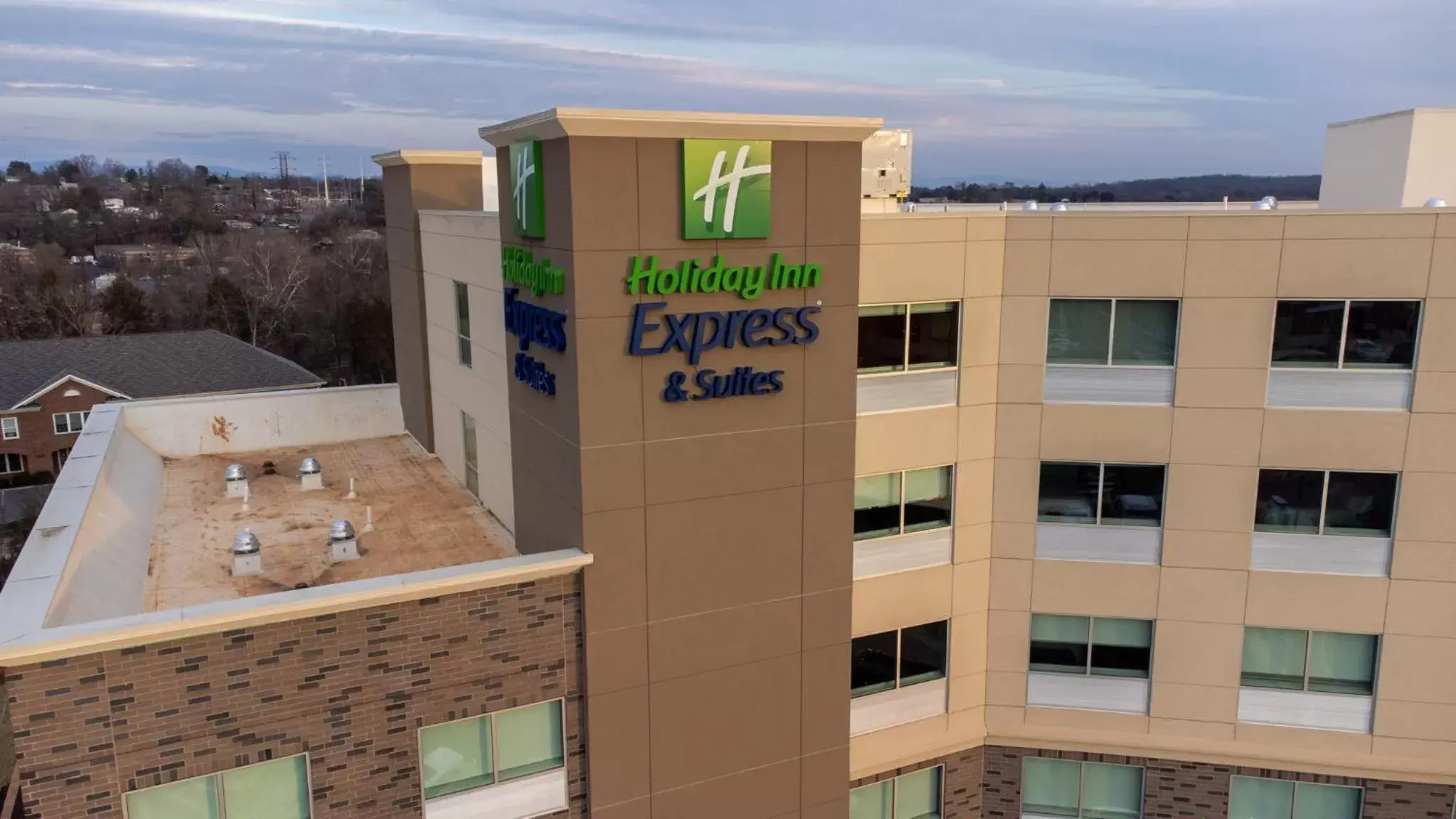 Property Building in Holiday Inn Express & Suites Charlottesville, an IHG Hotel