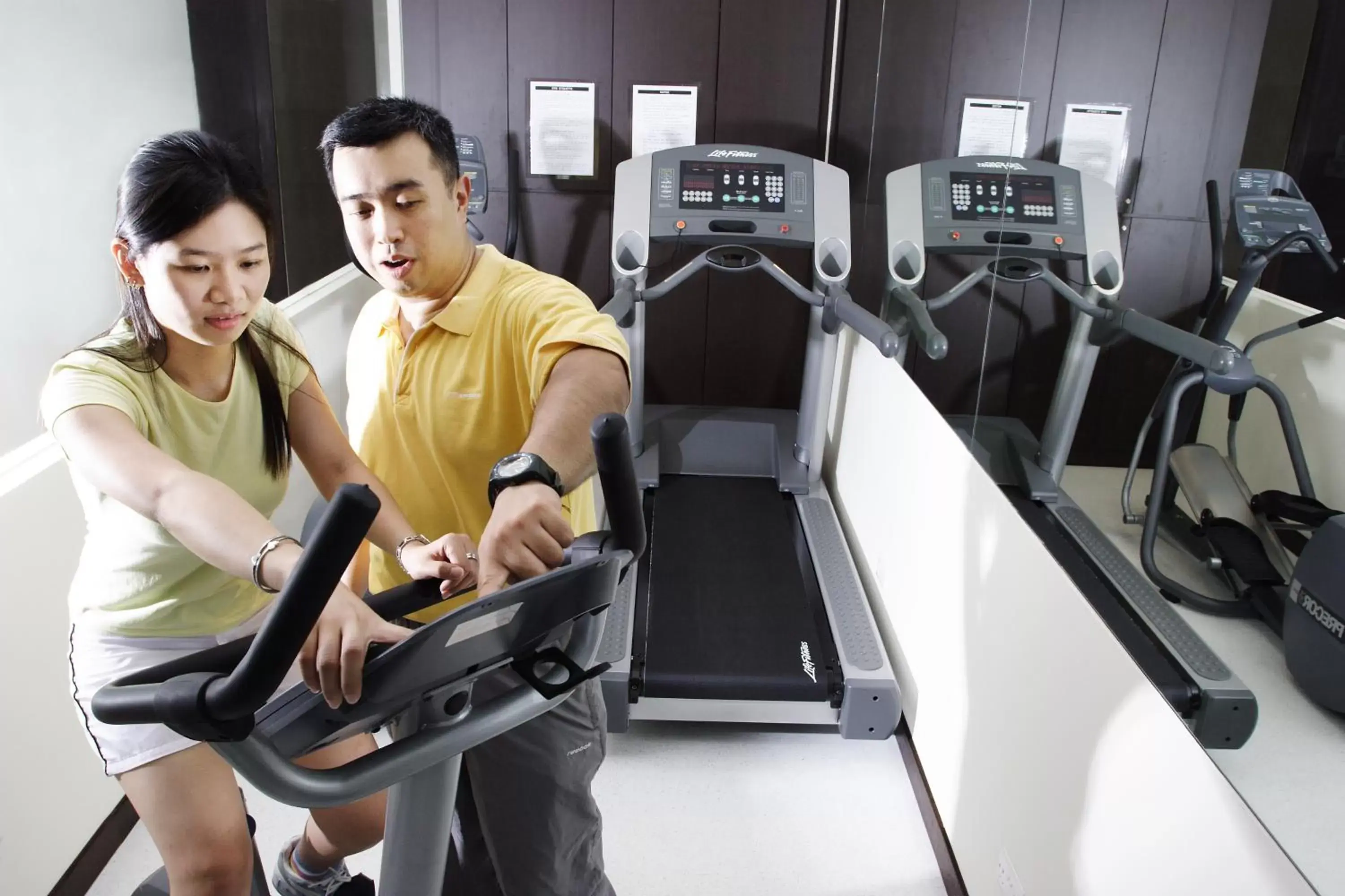 People, Fitness Center/Facilities in Hotel Royal at Queens