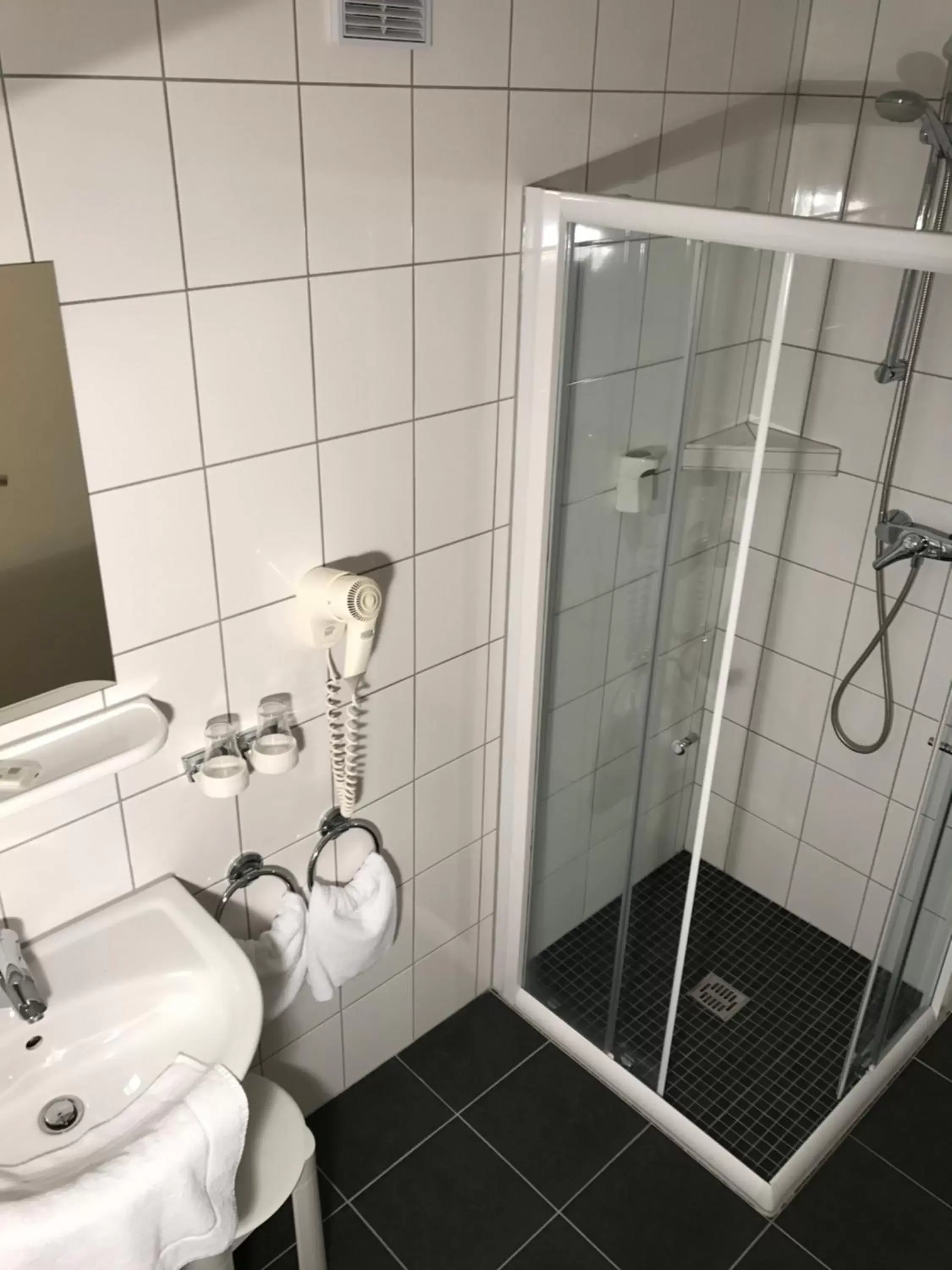 Bathroom in Hotel Rheinlust