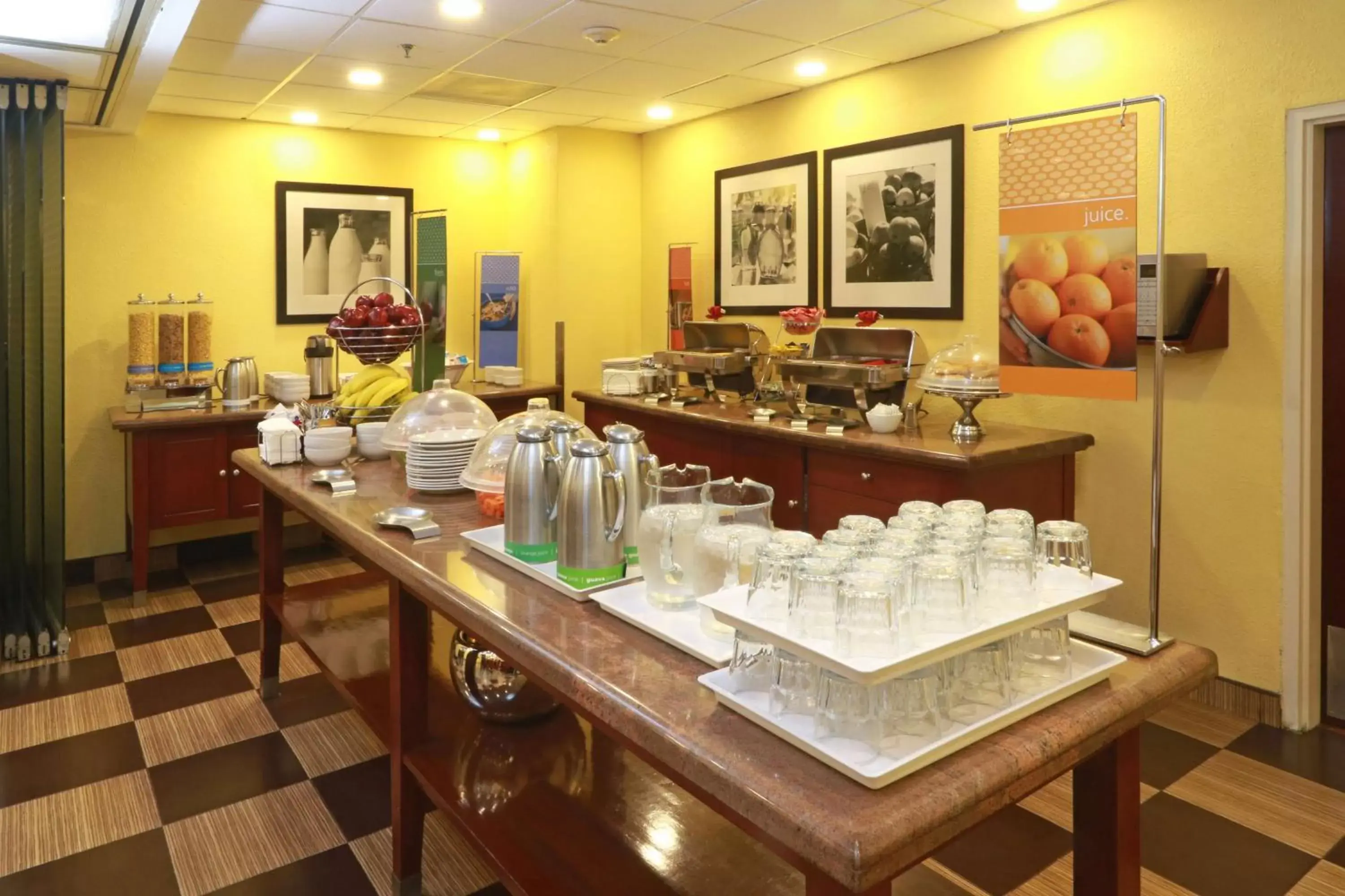 Breakfast, Restaurant/Places to Eat in Hampton Inn by Hilton Guadalajara-Aeropuerto