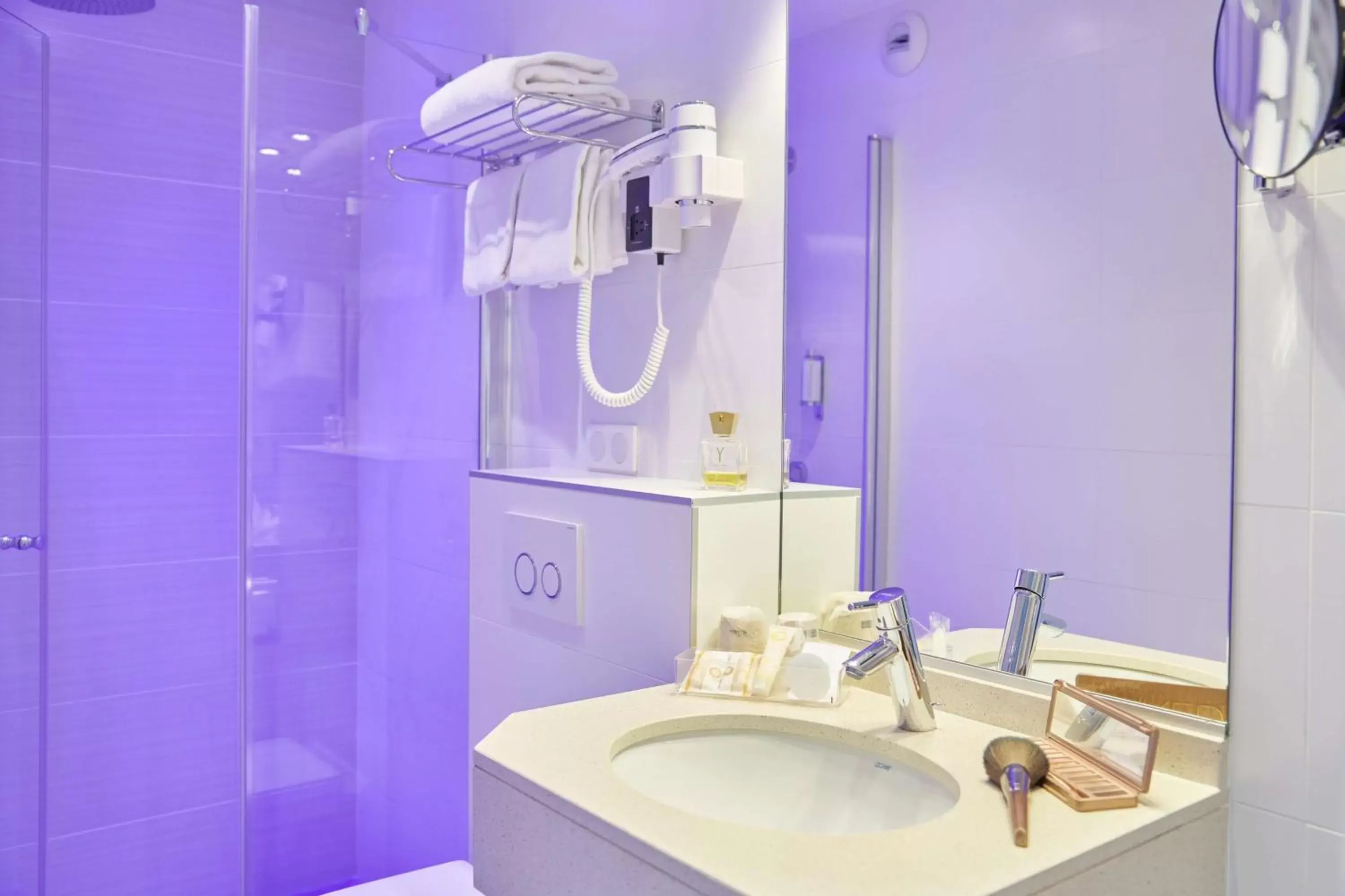 Shower, Bathroom in Best Western Plus Hotel Carlton Annecy