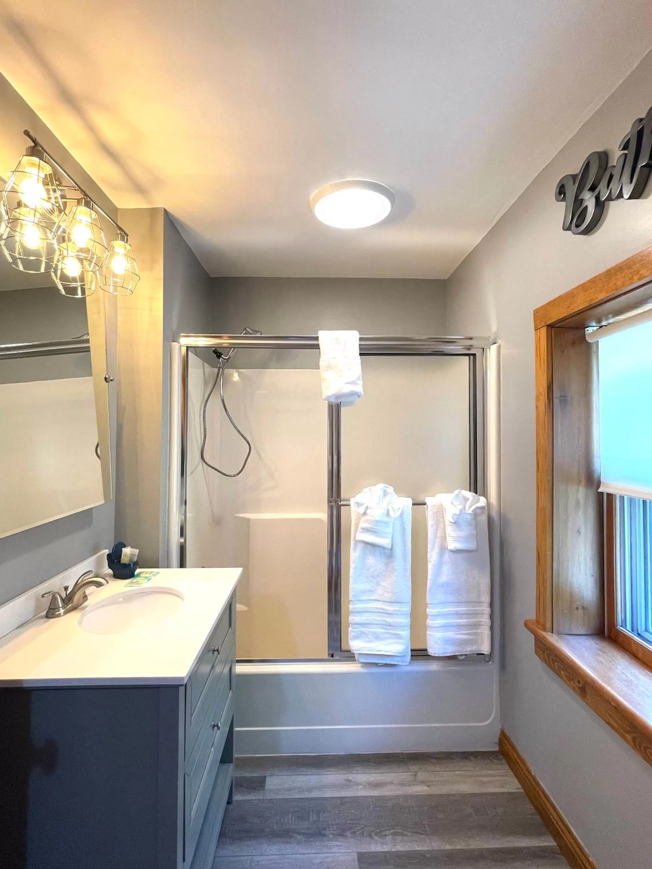 Bathroom in Riverboat Suites
